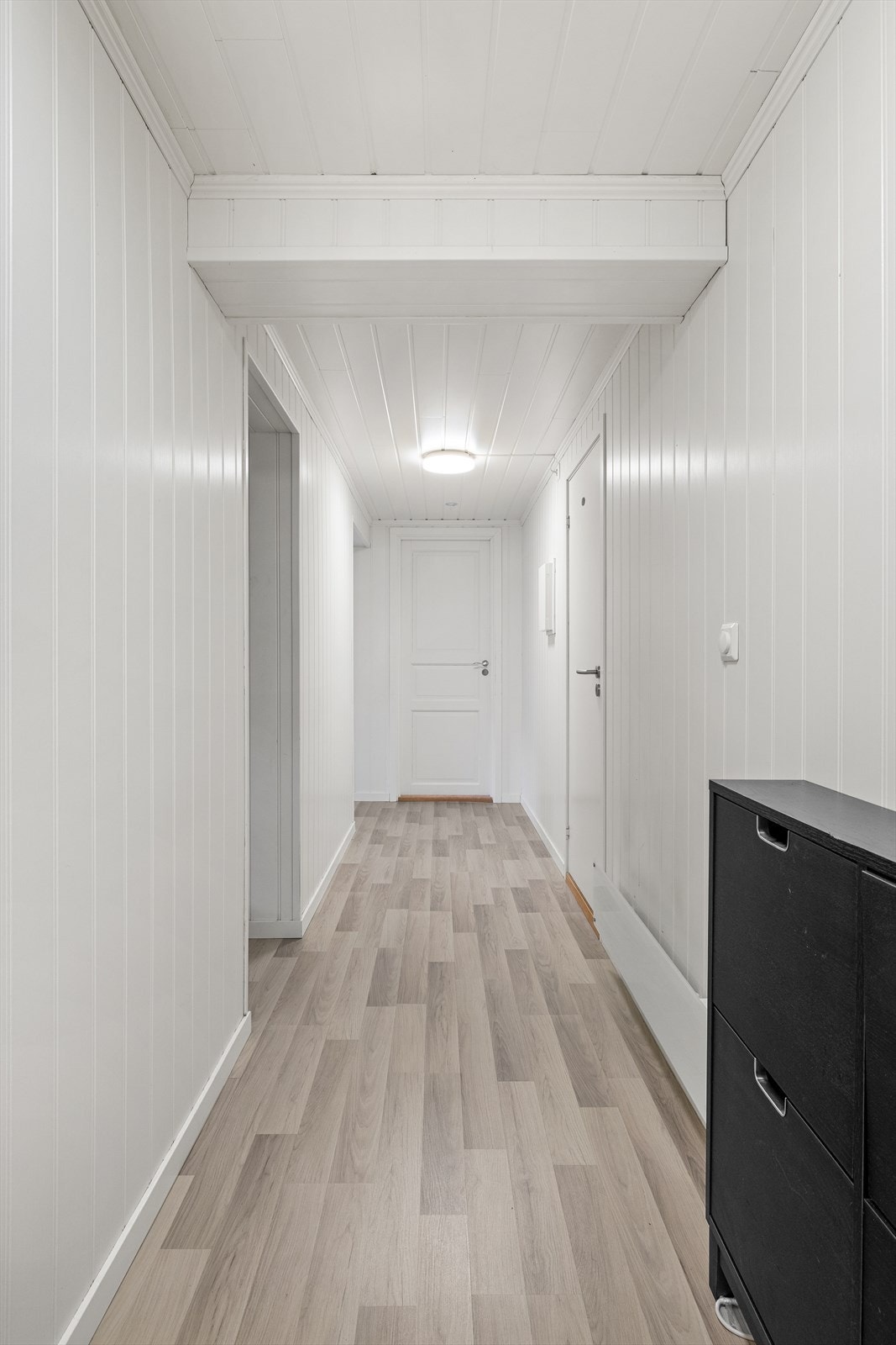 Hybelen inneholder stue, kjøkken, soverom, bad og wc/vaskerom. Galleribilde