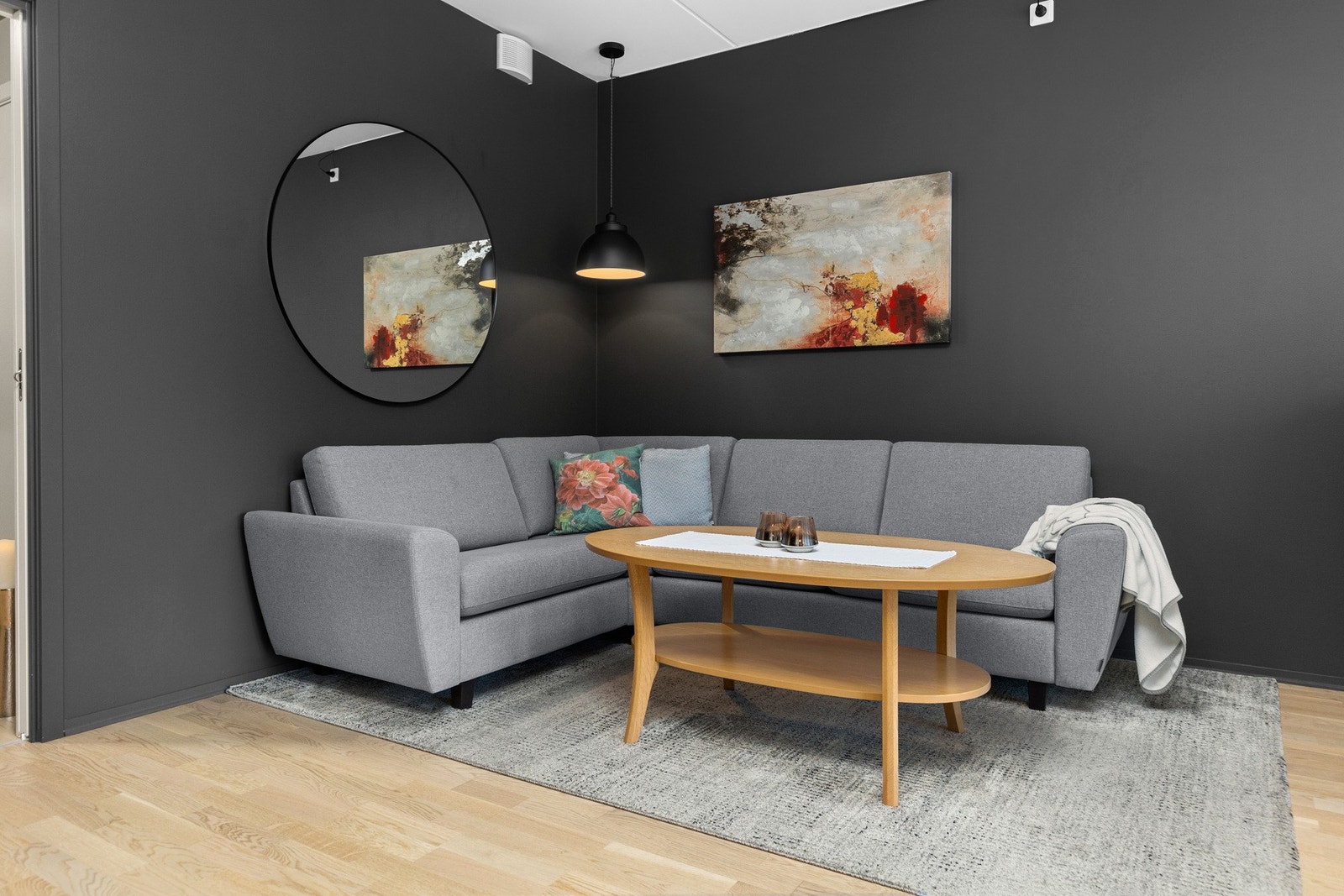 Leiligheten er moderne med bl.a balansert ventilasjon og fjernvarme Galleribilde