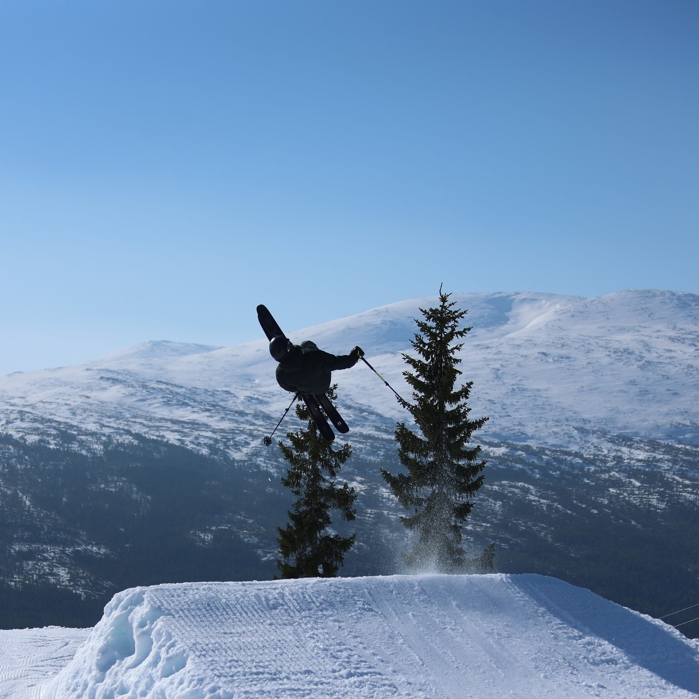 Meråker alpinsenter har en terrengpark for både erfarne og barn. Galleribilde