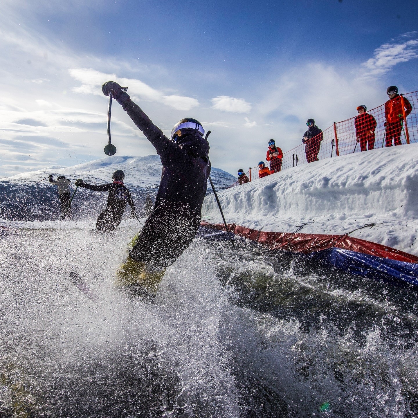 Ski-in/ski-out til slalombakken gjør det enkelt å kjøre noen turer ski før man kan ta lunsjen på hytta. Galleribilde