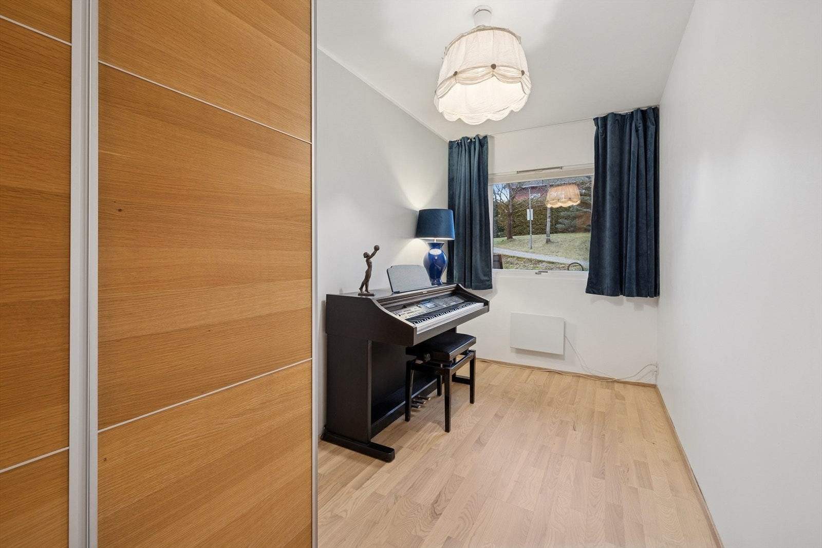 Passer godt som barnerom, hobbyrom, hjemmekontor eller gjesterom. Galleribilde