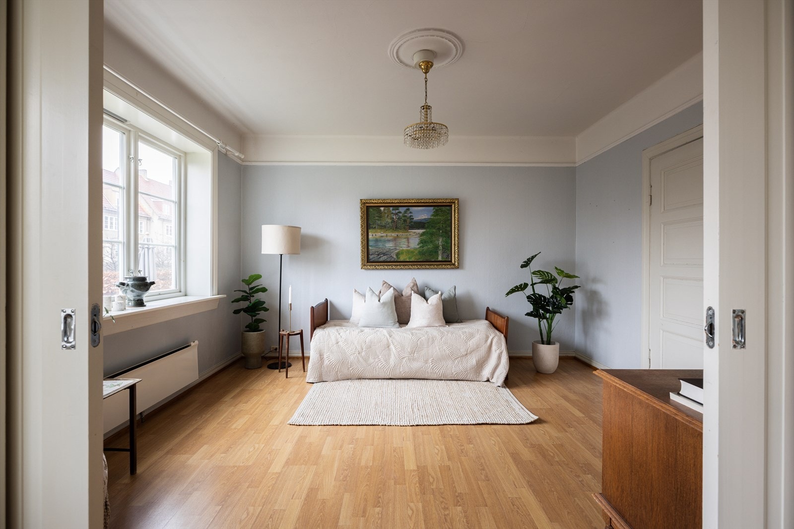 Leiligheten er unik med to separate stuer som gir stor fleksibilitet og kan innredes etter eget ønske og behov. Galleribilde