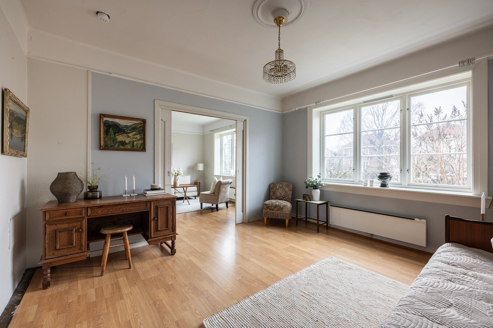 Stue sett fra soverom. Galleribilde