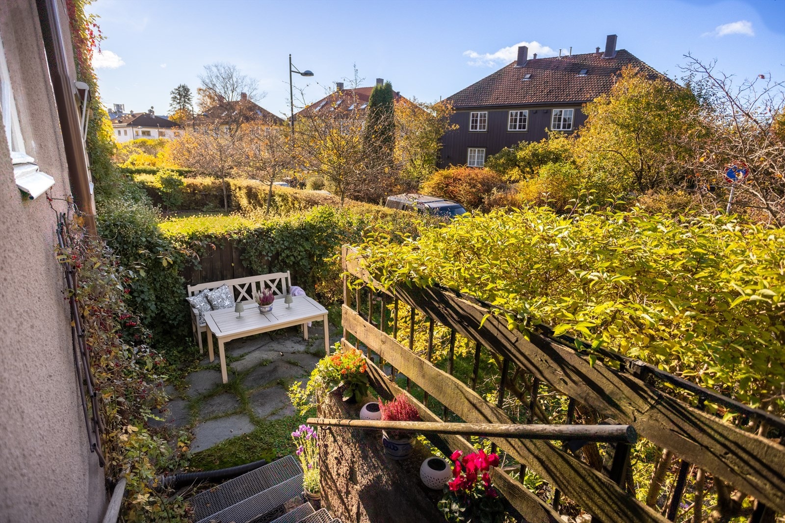 Det er god plass til diverse utemøblement, grill og det man måtte ønske. Galleribilde