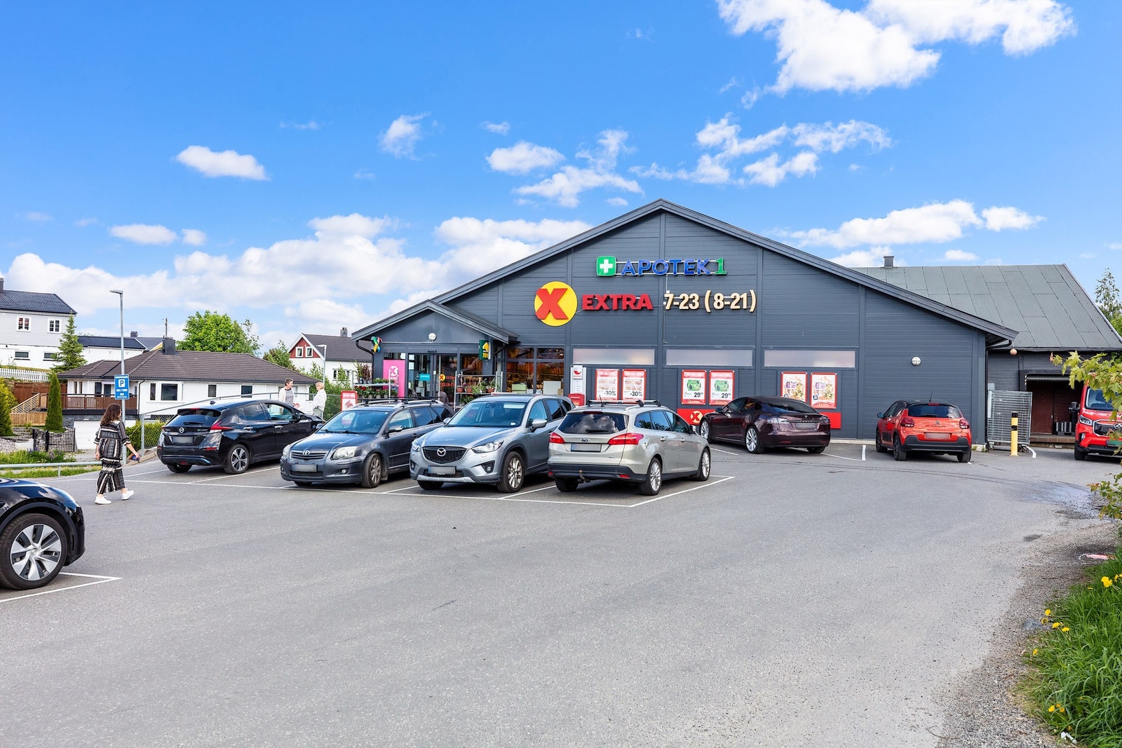 Hverdagslogistikken er enkel med Coop Extra og Apotek 1 på Flateby. Galleribilde