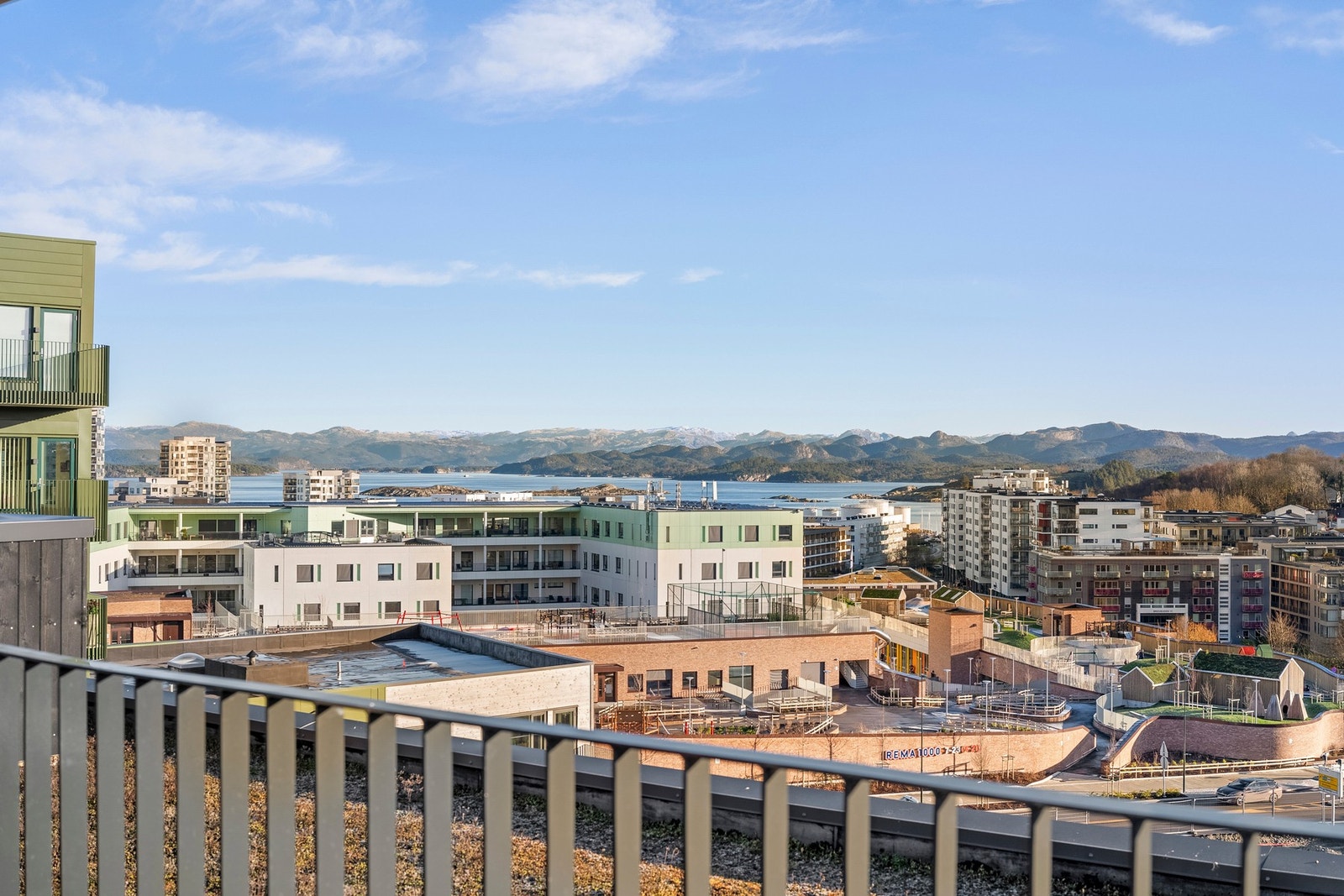 Borettslaget har en kjekk, felles takterrasse som beboerne kan benytte seg av. Galleribilde
