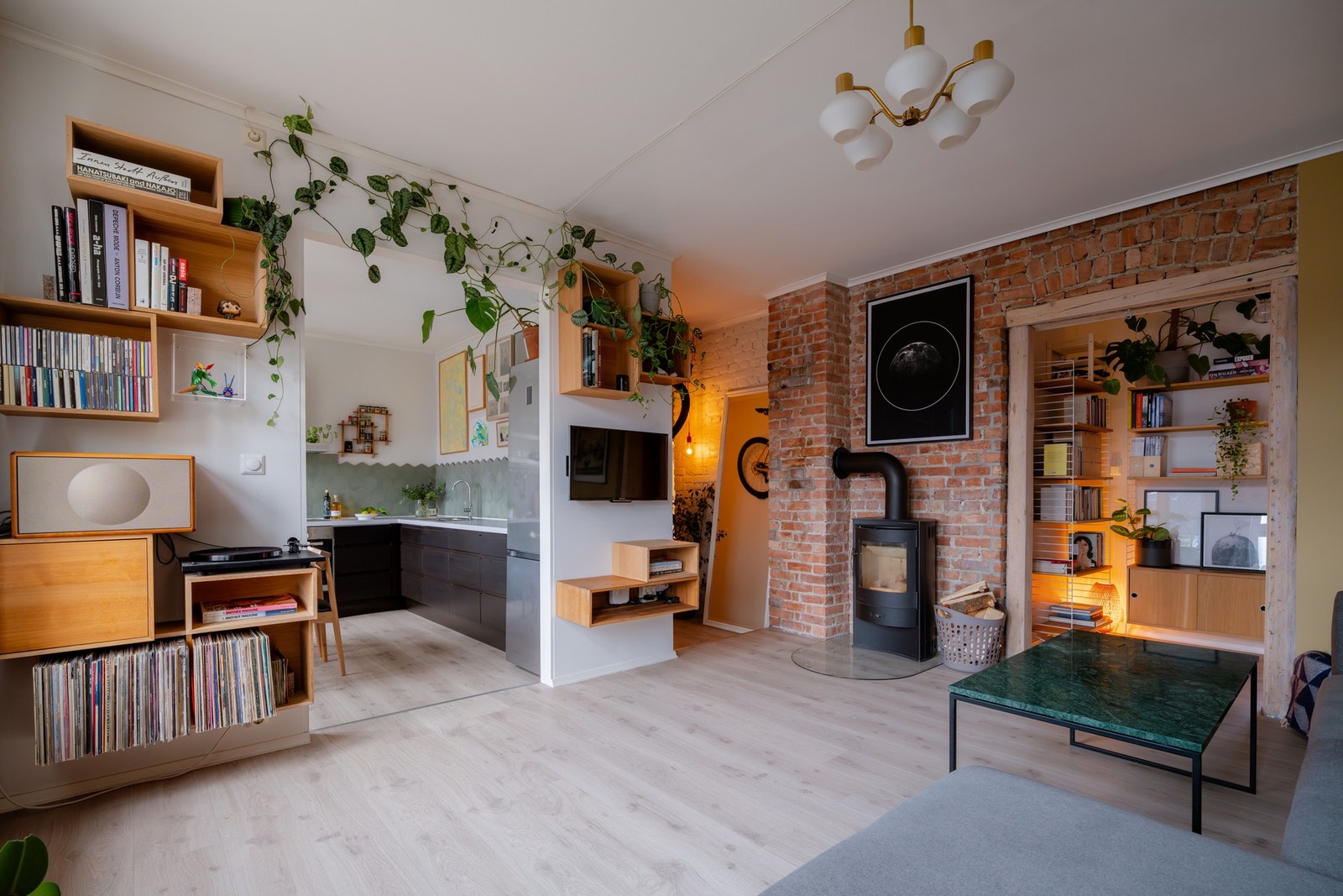 Velkommen til Åkebergveien 36A - Presentert av Christer Sebbah og Mailehn Øverås ved EIE Løren. Foto: Borowiak AS (Chris Borowiak). Galleribilde