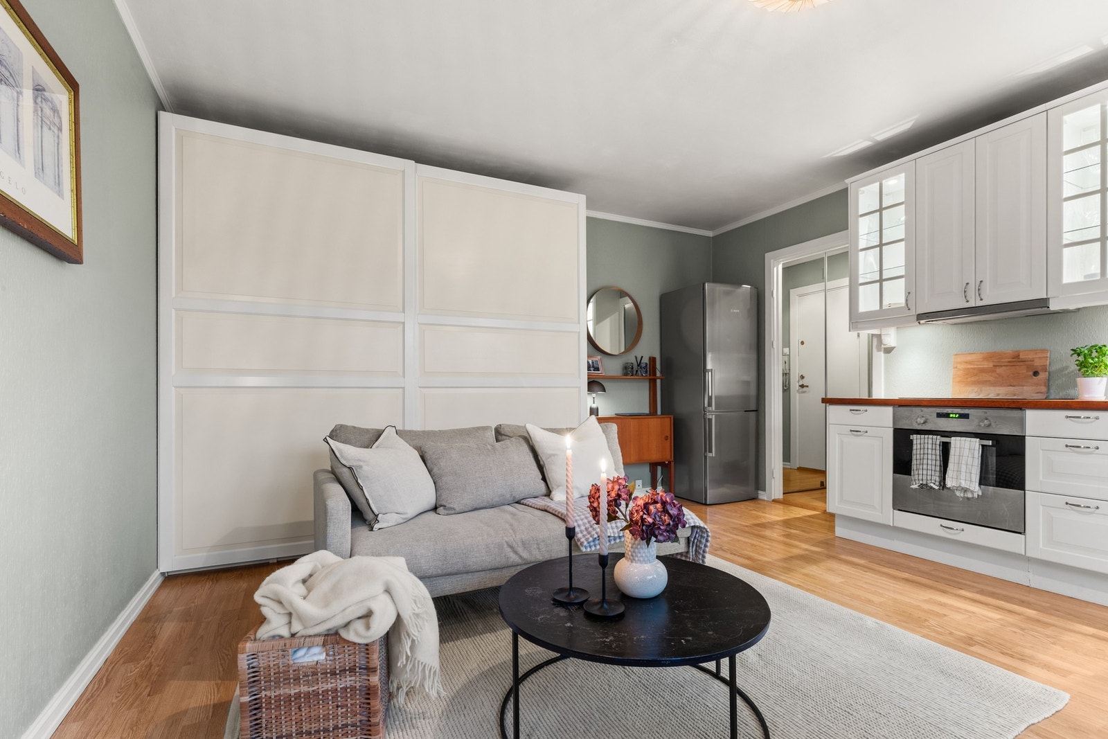 Fyring, varmtvann og internett er inkludert i felleskostnadene. Galleribilde