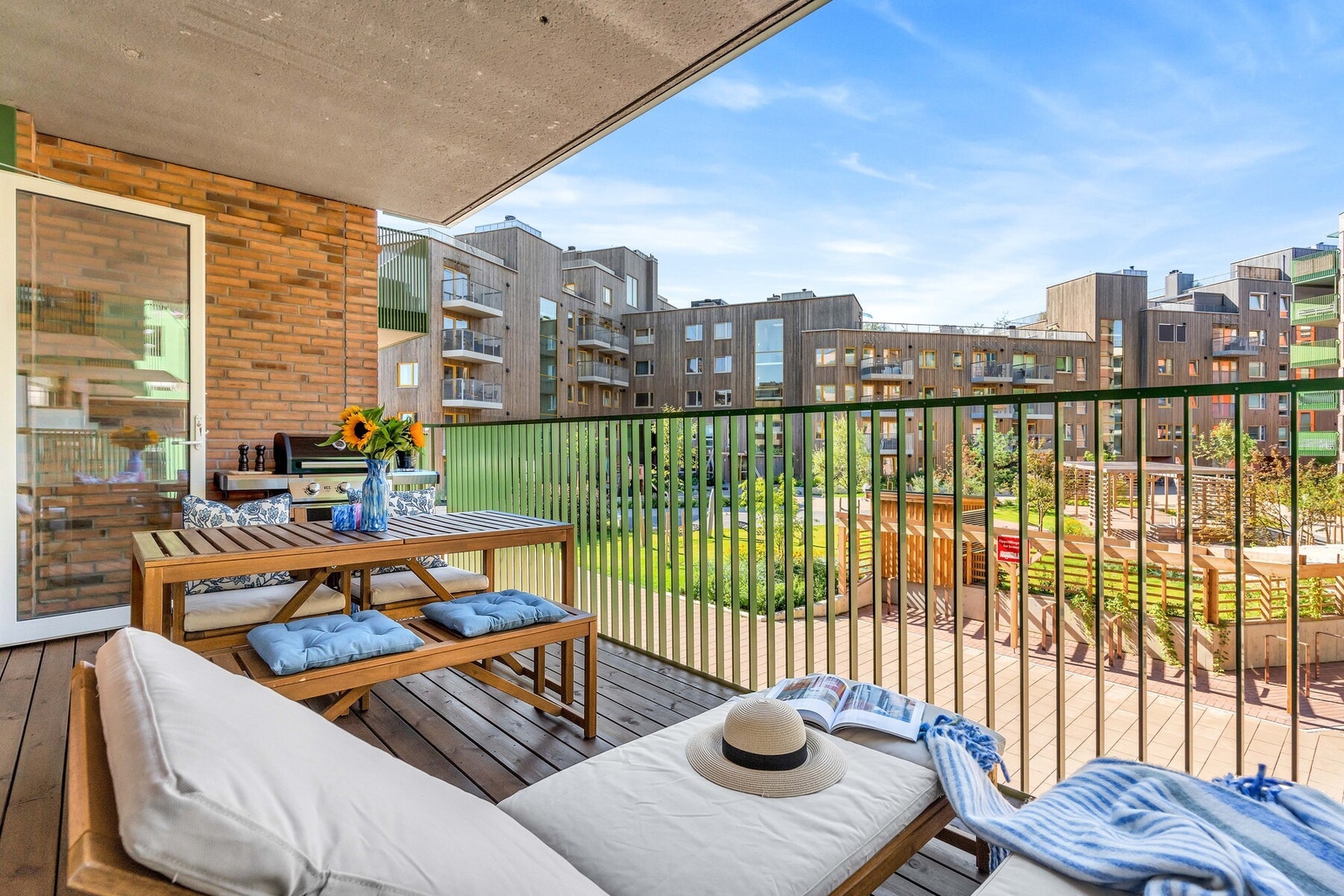 En gjennomført og moderne 2-roms leilighet fra 2024, hvor kvalitetsmaterialer og gjennomtenkte løsninger smelter sammen til en leilighet med tydelig premium-preg. Galleribilde