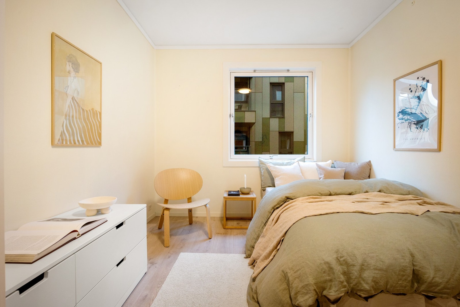 Rommene kan innredes med seng av ønsket størrelse og alle rommene har plass til en arbeidspult Galleribilde