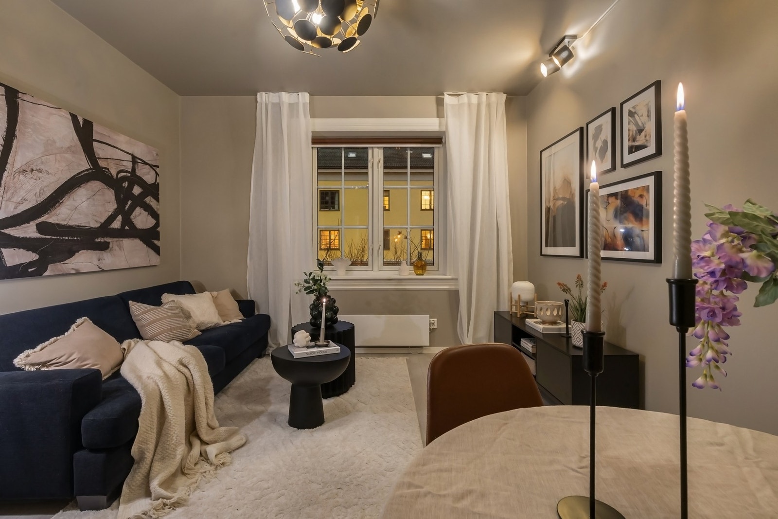 Attraktiv og tilbaketrukket beliggenhet på Øvre Torshov, med kort vei til parker, Akerselva, kaféer, servicetilbud og svært gode kollektivforbindelser. Galleribilde