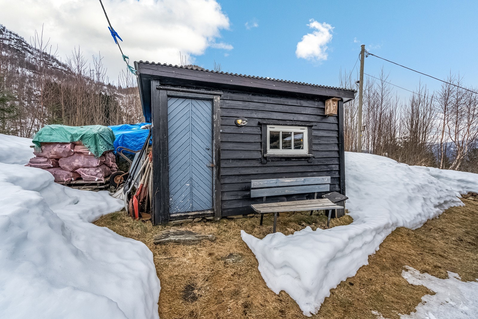 Utebod. Galleribilde