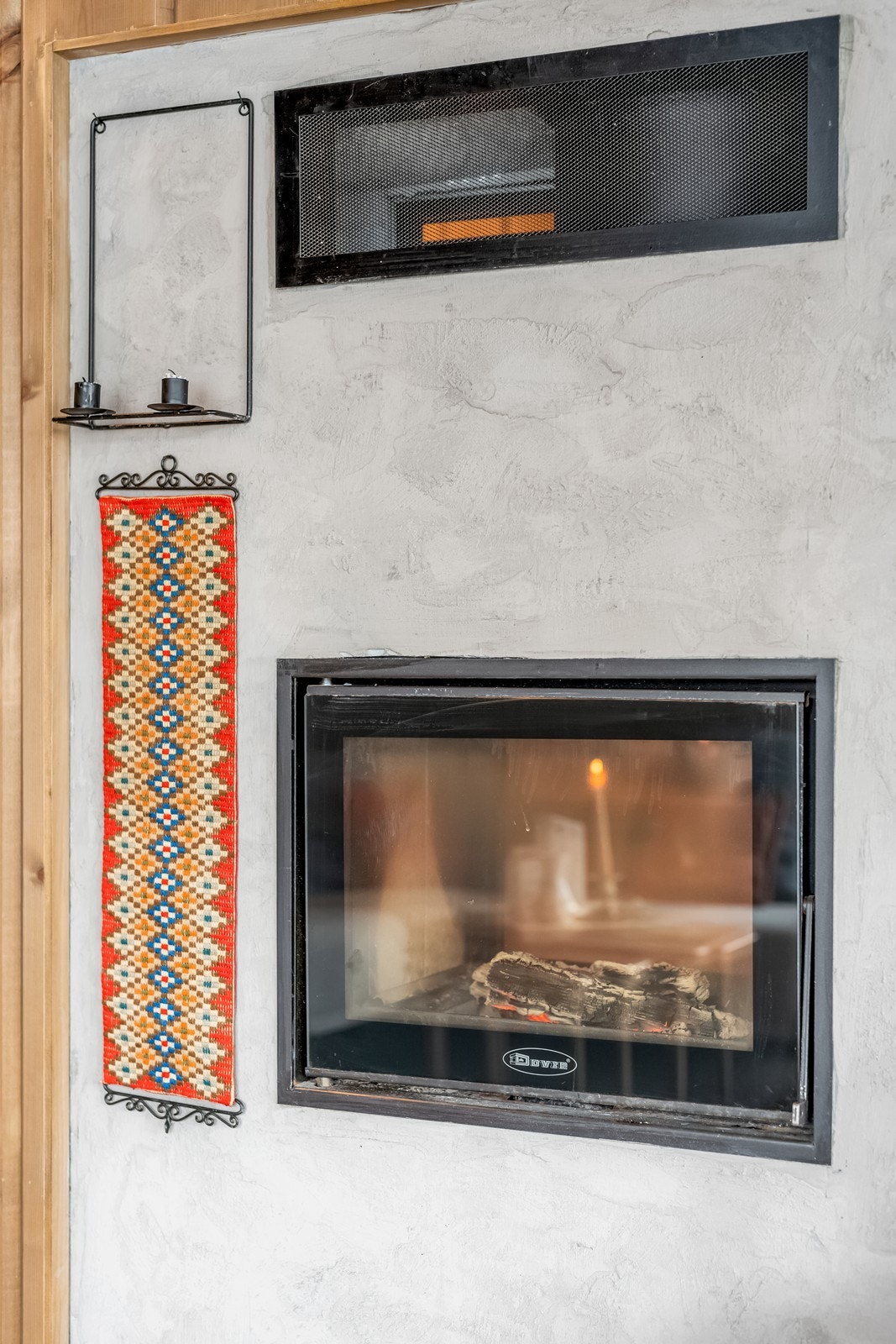 Gjennomgående peisovn. Galleribilde