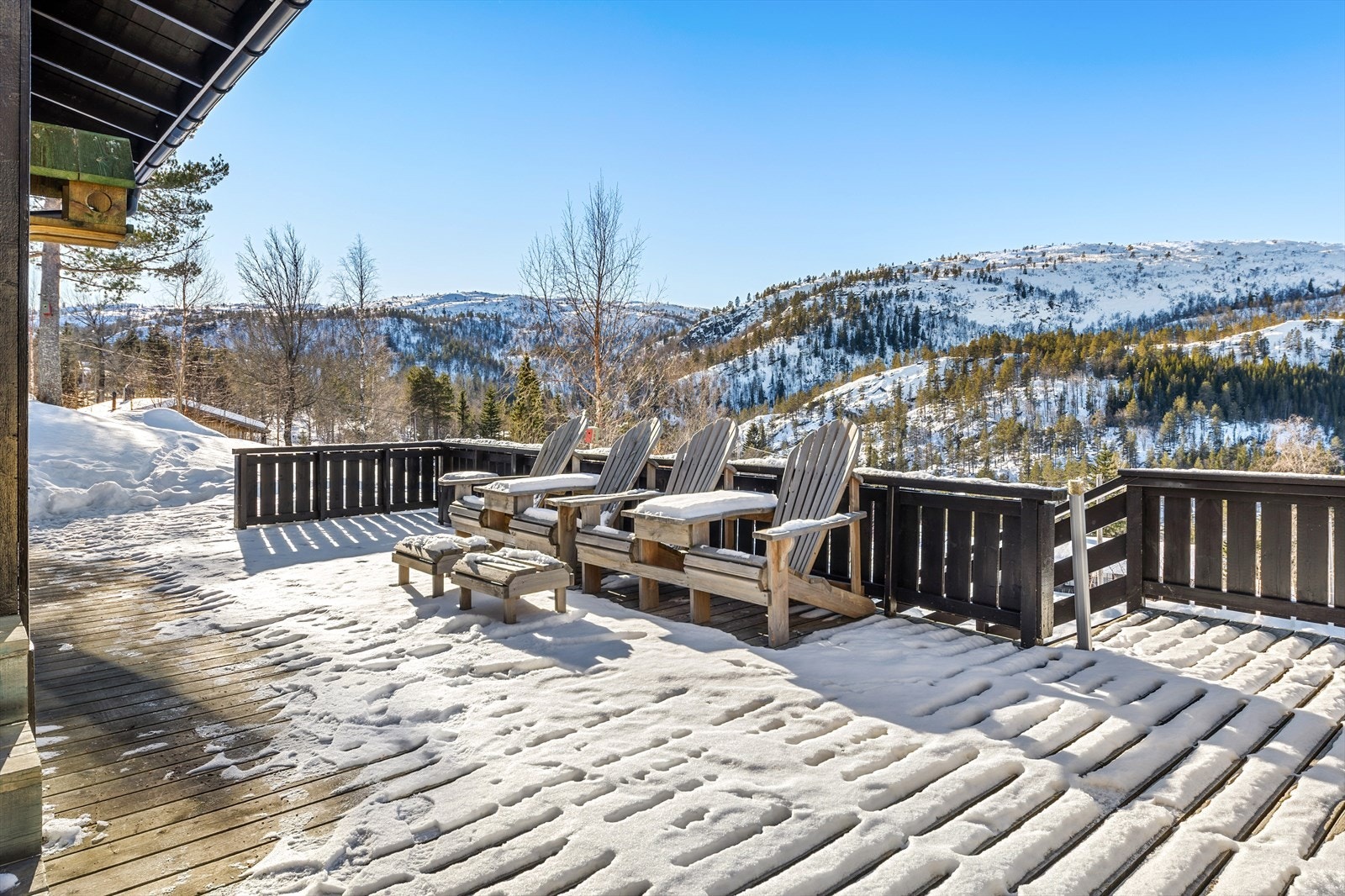 Flott utsikt mot fjellheimen Galleribilde