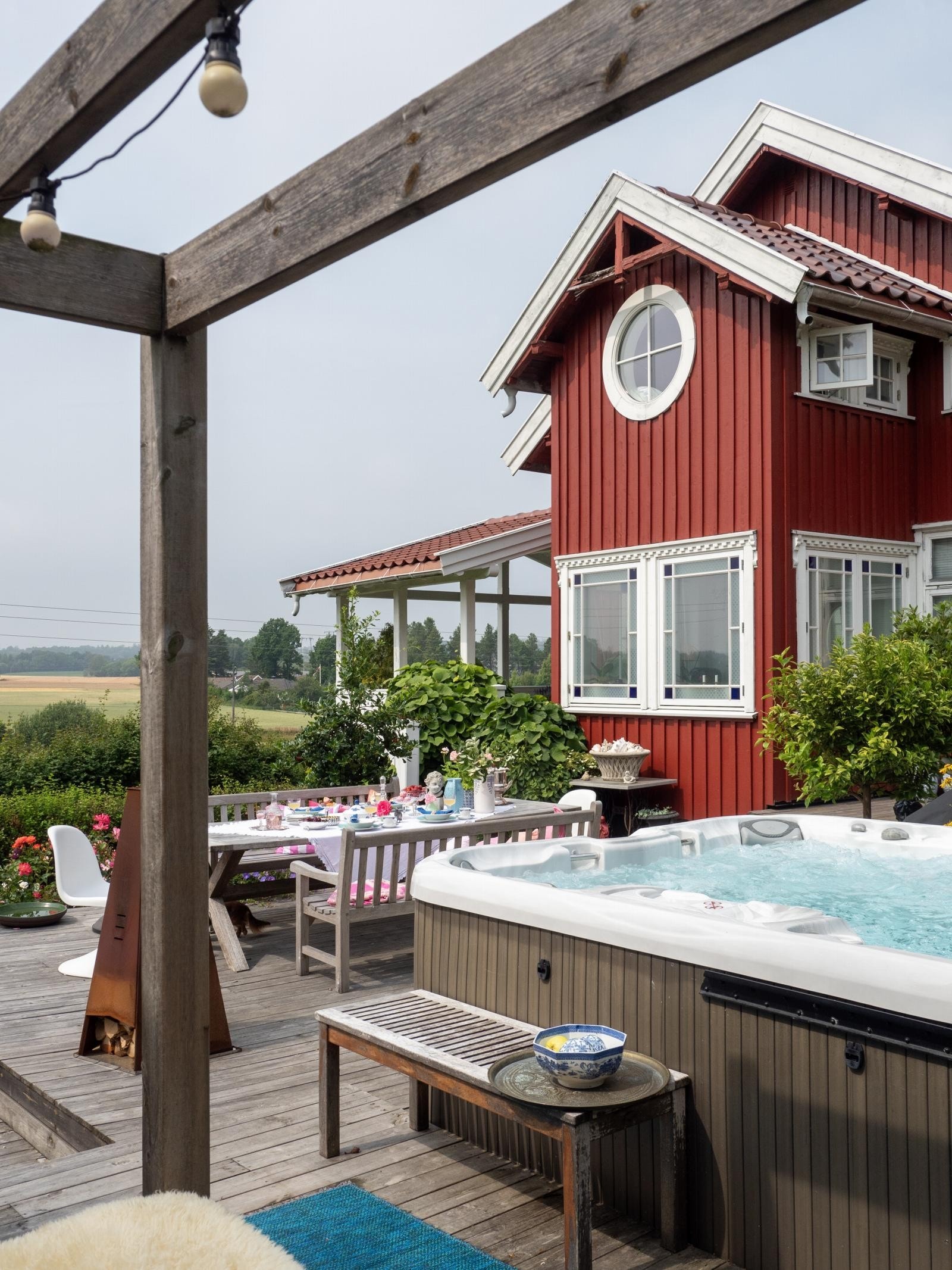 Her kan dagene nytes med grilling, måltider i solen og sene kvelder i jacuzzien. Galleribilde