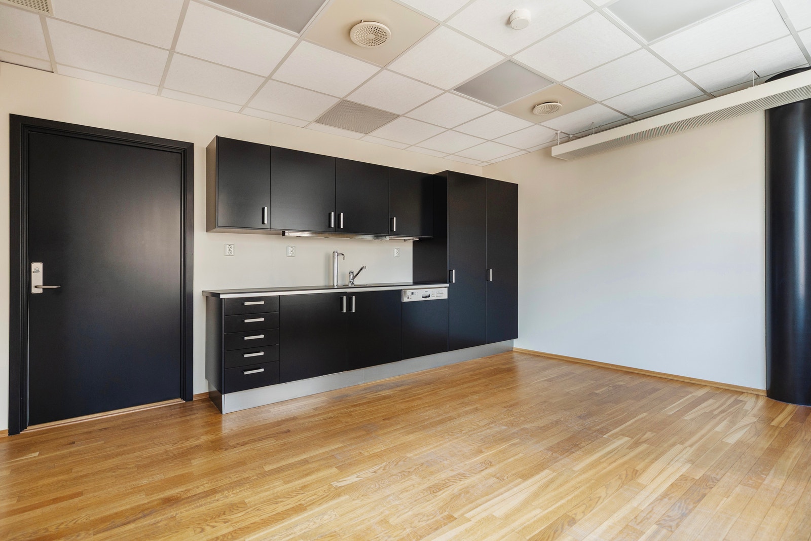 ett av to arealer som er ledig i 3 etasje - godt potensiale for mindre bedrifter! Galleribilde