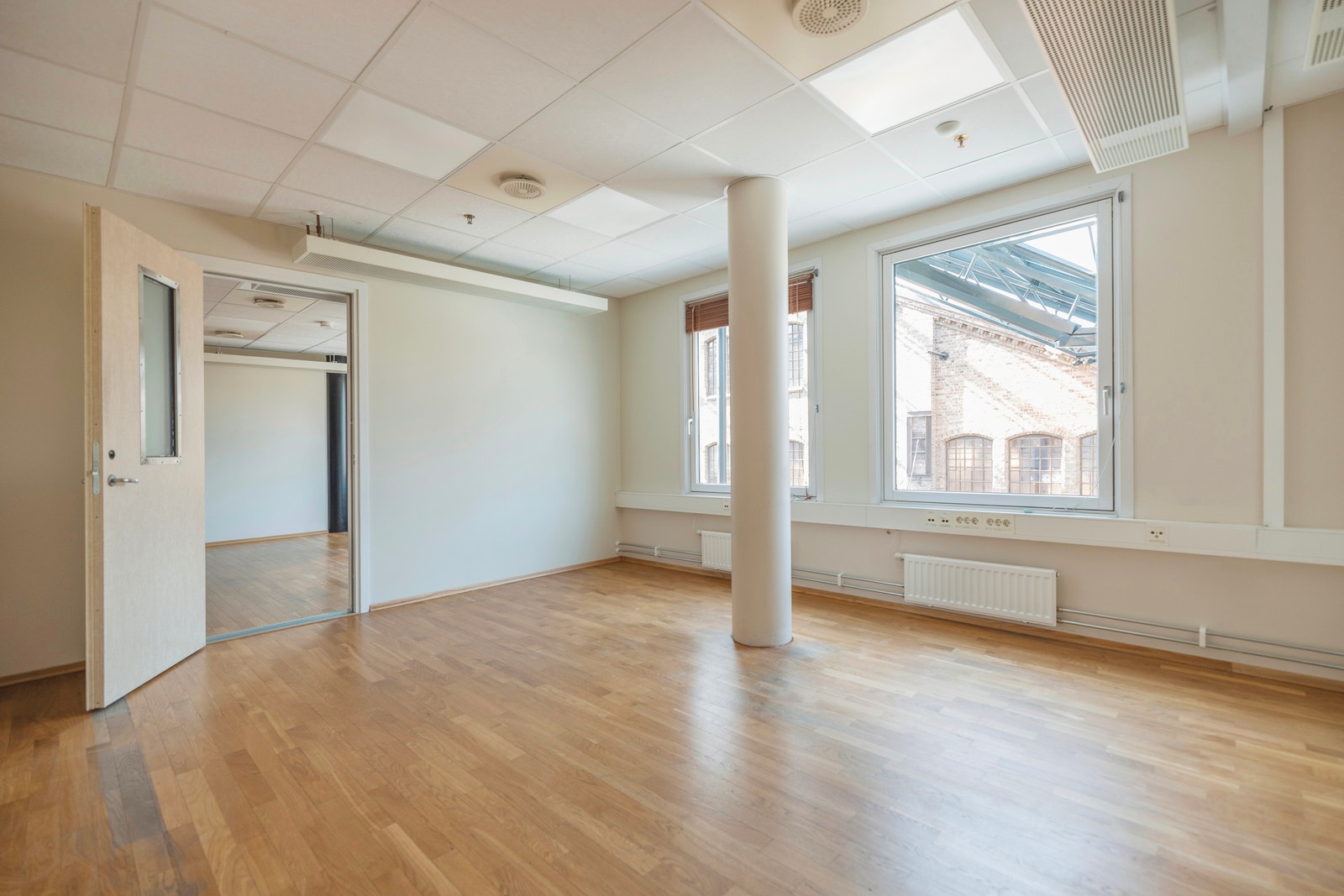 ett av to arealer som er ledig i 3 etasje - godt potensiale for mindre bedrifter! Galleribilde