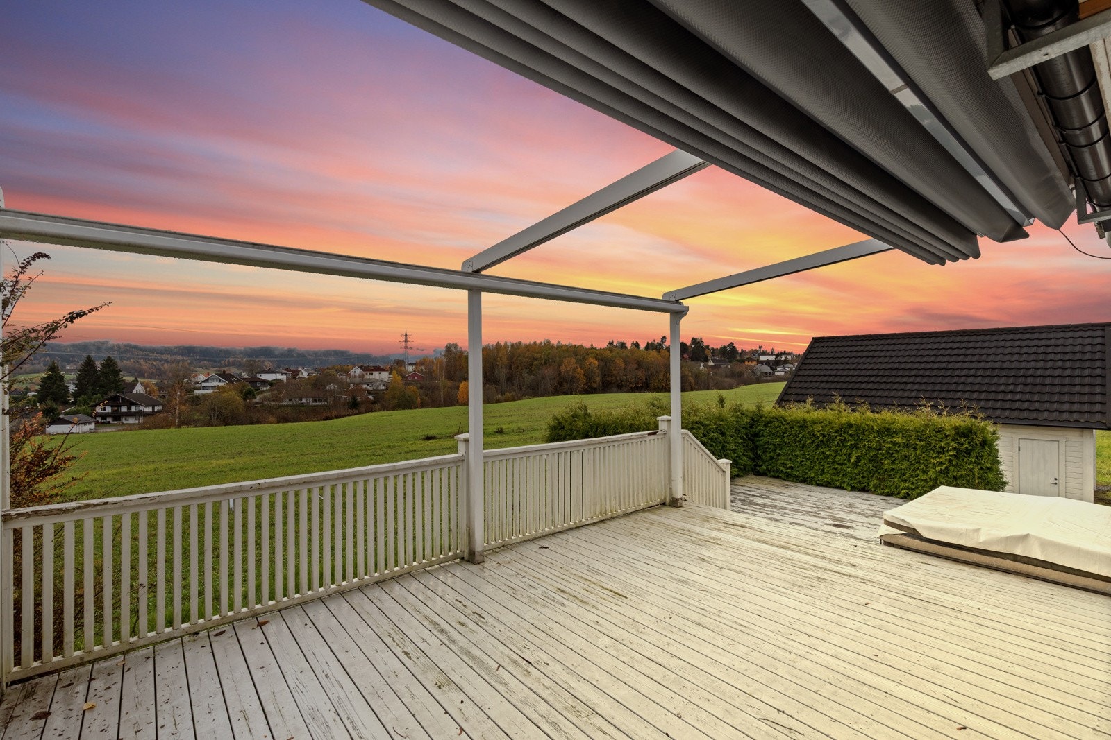 Her kan du nyte sene sommerkvelder (illustrert kveldsbilde) Galleribilde