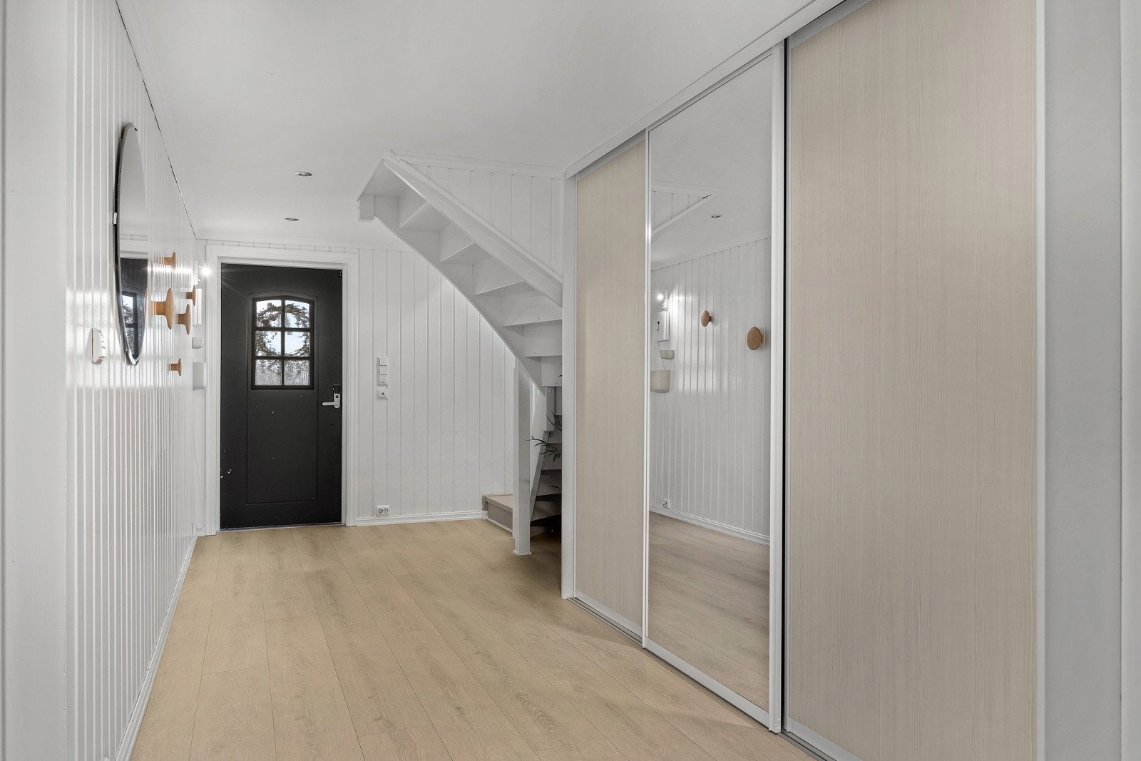 God plass for sko og yttertøy Galleribilde