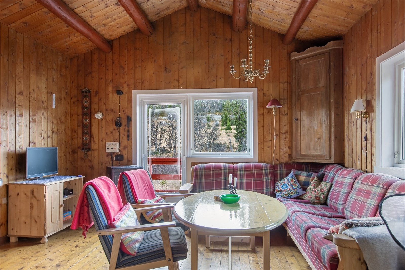 Når utbedringen er gjennomført vil dette bli en lun og koselig hytte hvor store og små kan nyte gode dager på fjellet. Galleribilde