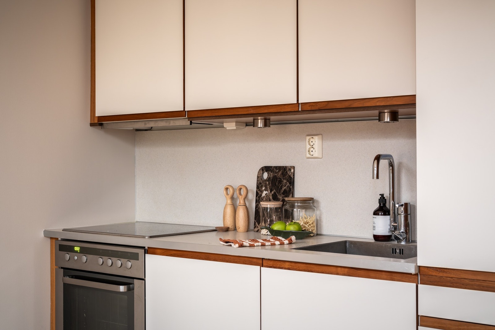 Det er avtrekk via sentralt avtrekksanlegg i bygget. Galleribilde