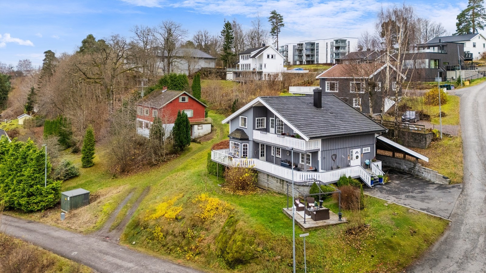 Stor og innholdsrik enebolig med attraktiv beliggenhet Galleribilde