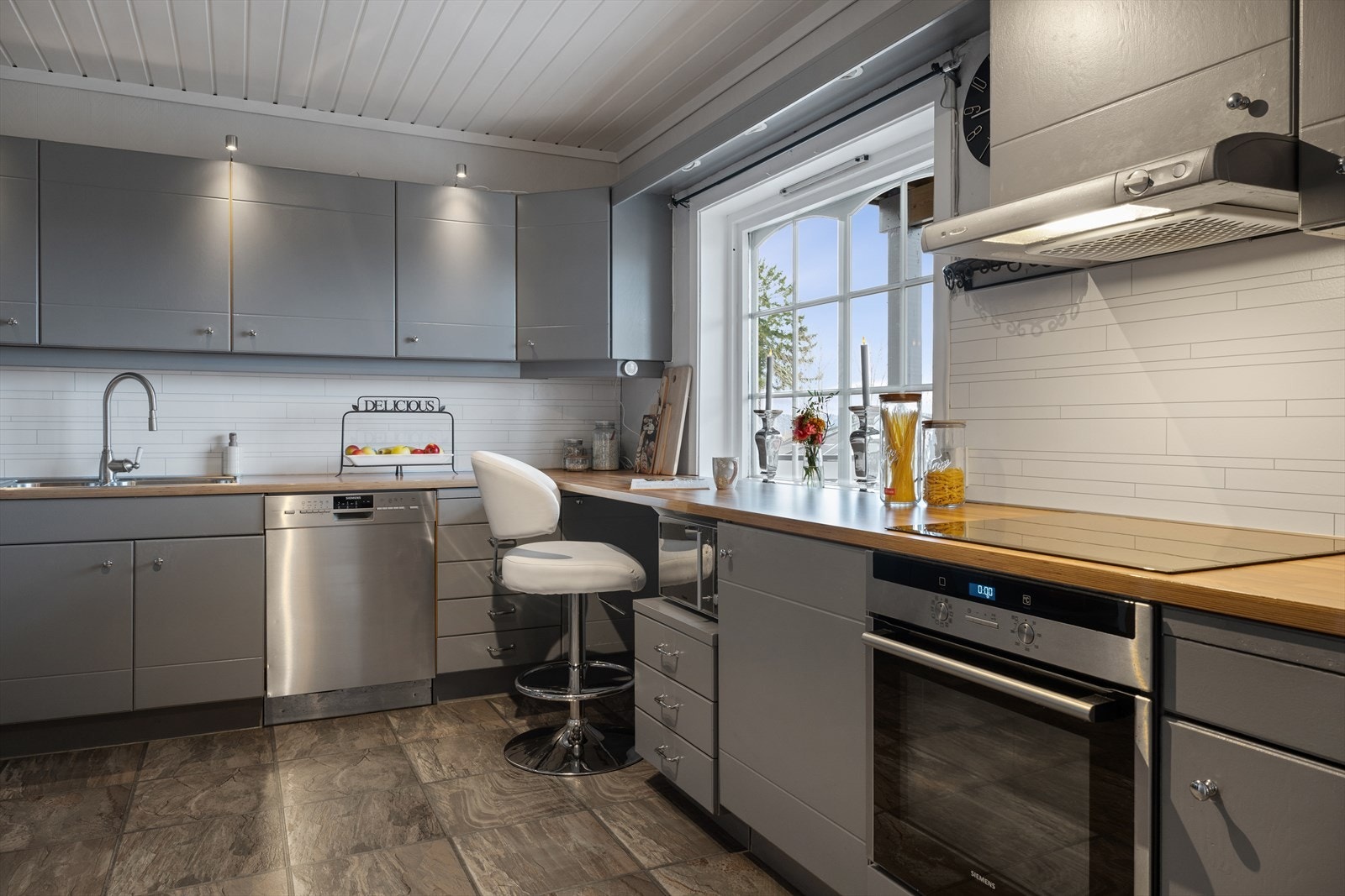 God arbeidsplass for hobbykokken i huset! Galleribilde