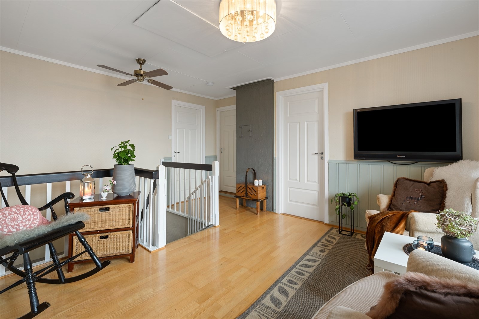 Stue i 2.etg. med lukeadkomst til loft Galleribilde