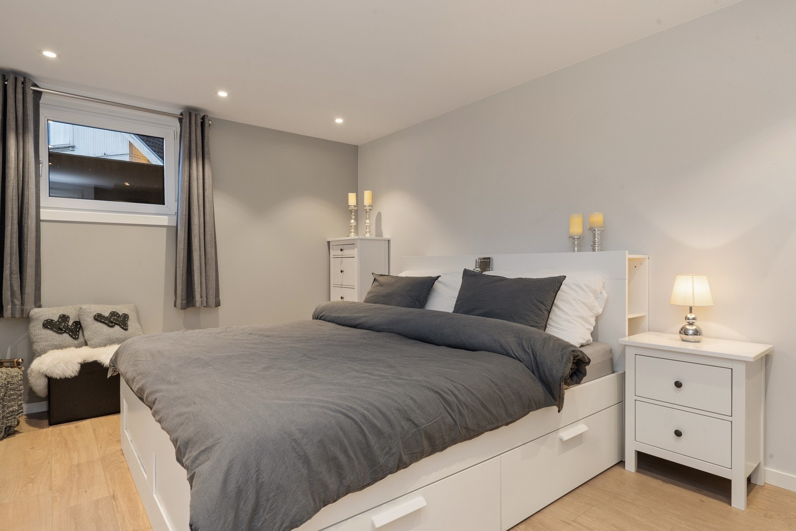 Her er det andre soverommet i underetasjen som tilhører hoveddelen. Galleribilde