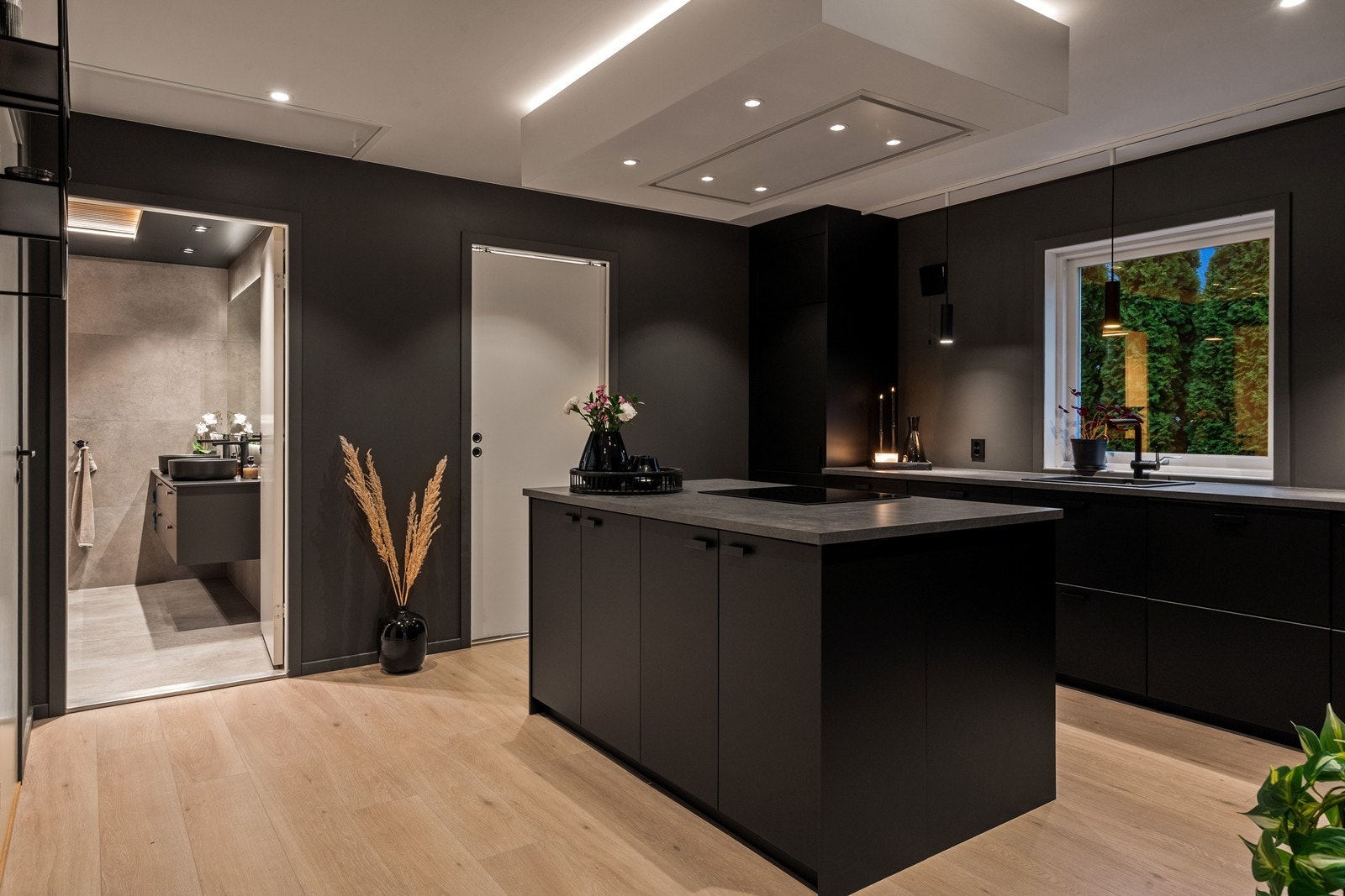 Lekkert og moderne kjøkken. Galleribilde