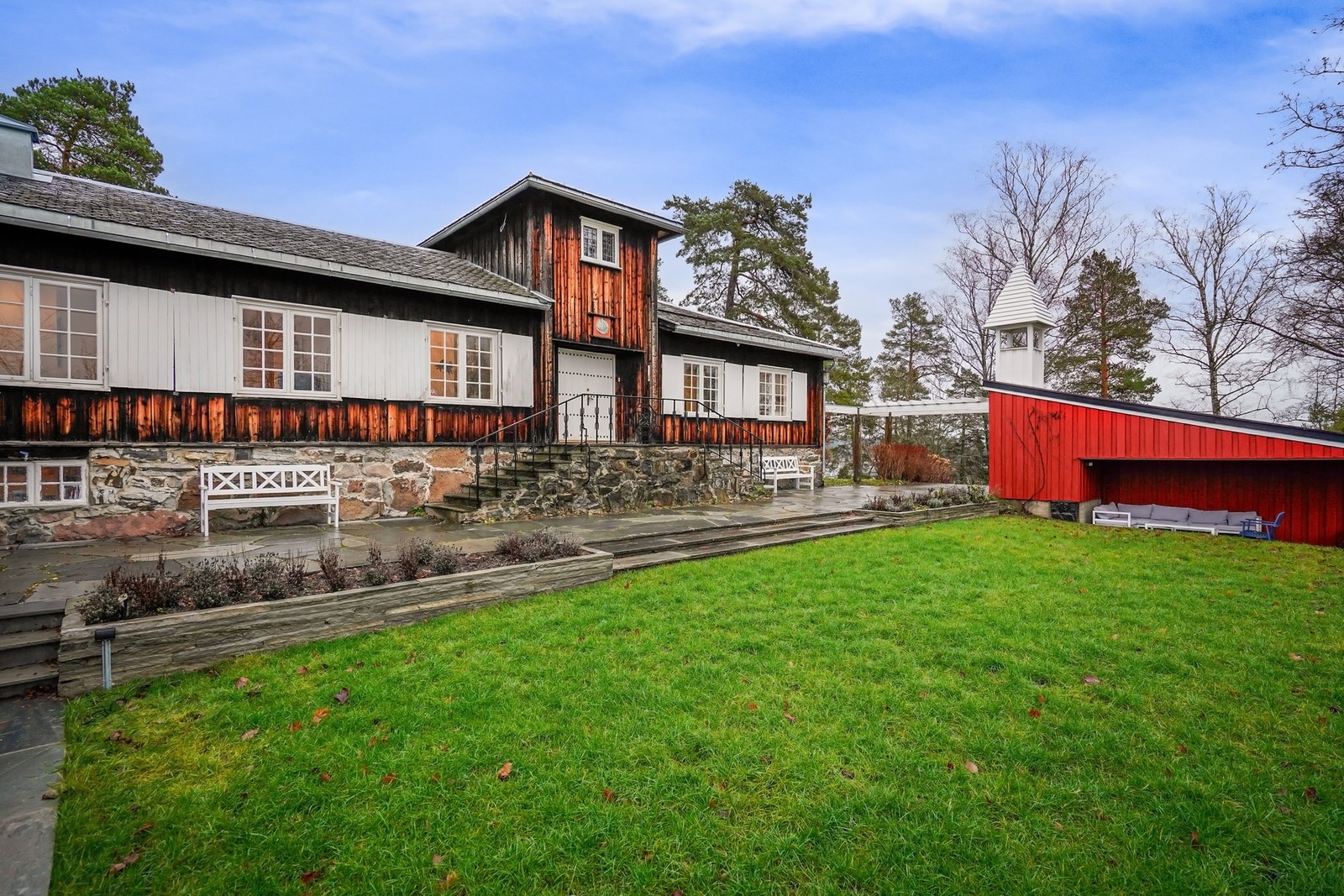 Her kan du nyte en fantastisk sjøutsikt og meget gode solforhold gjennom hele dagen. Galleribilde