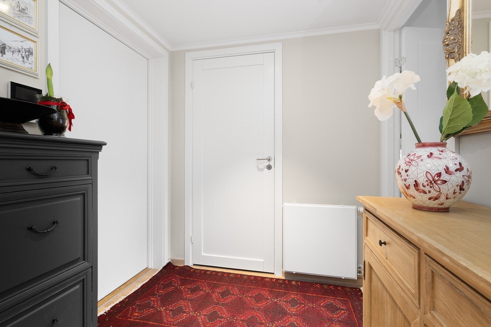 Det er montert calling anlegg for enkelt å kunne slippe besøkende inn. Galleribilde