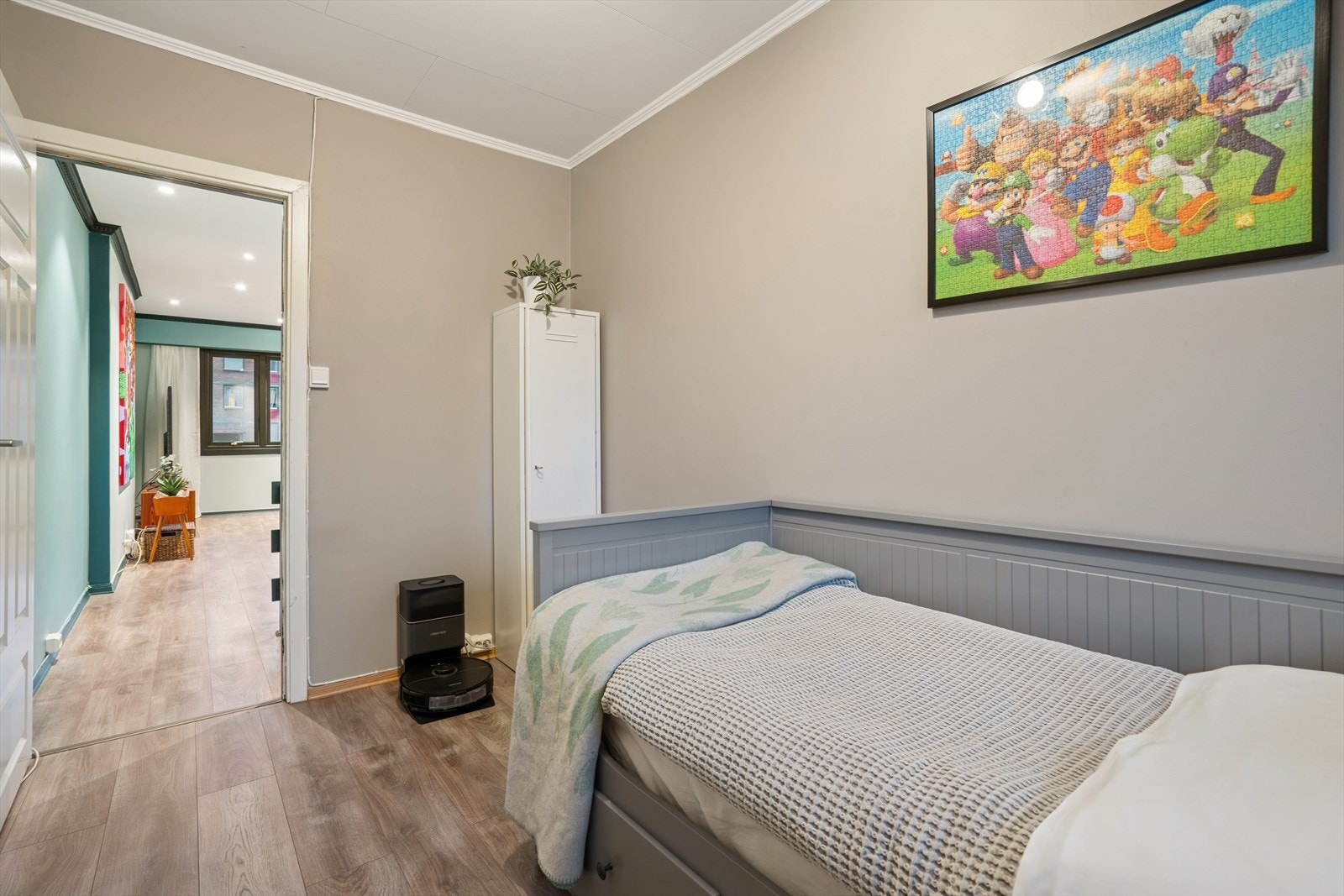 To av soverommene ligger i 2. etasje og er omtrent like store. Galleribilde