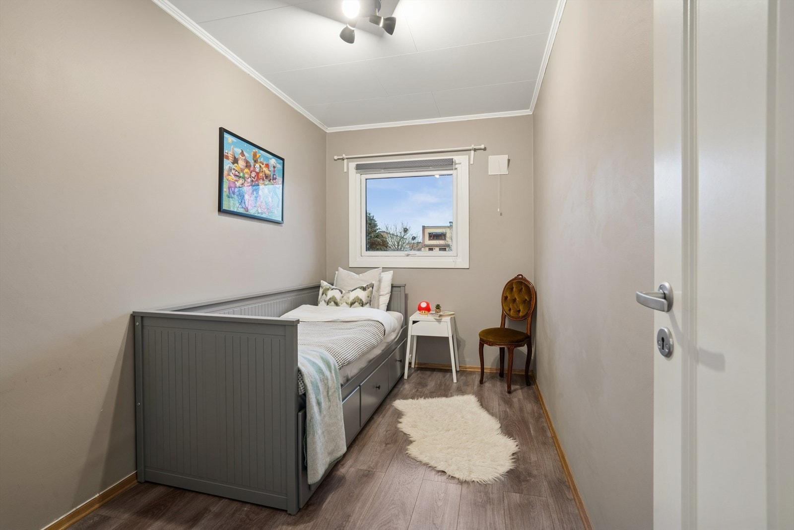 Leiligheten byr også på tre gode soverom. Galleribilde