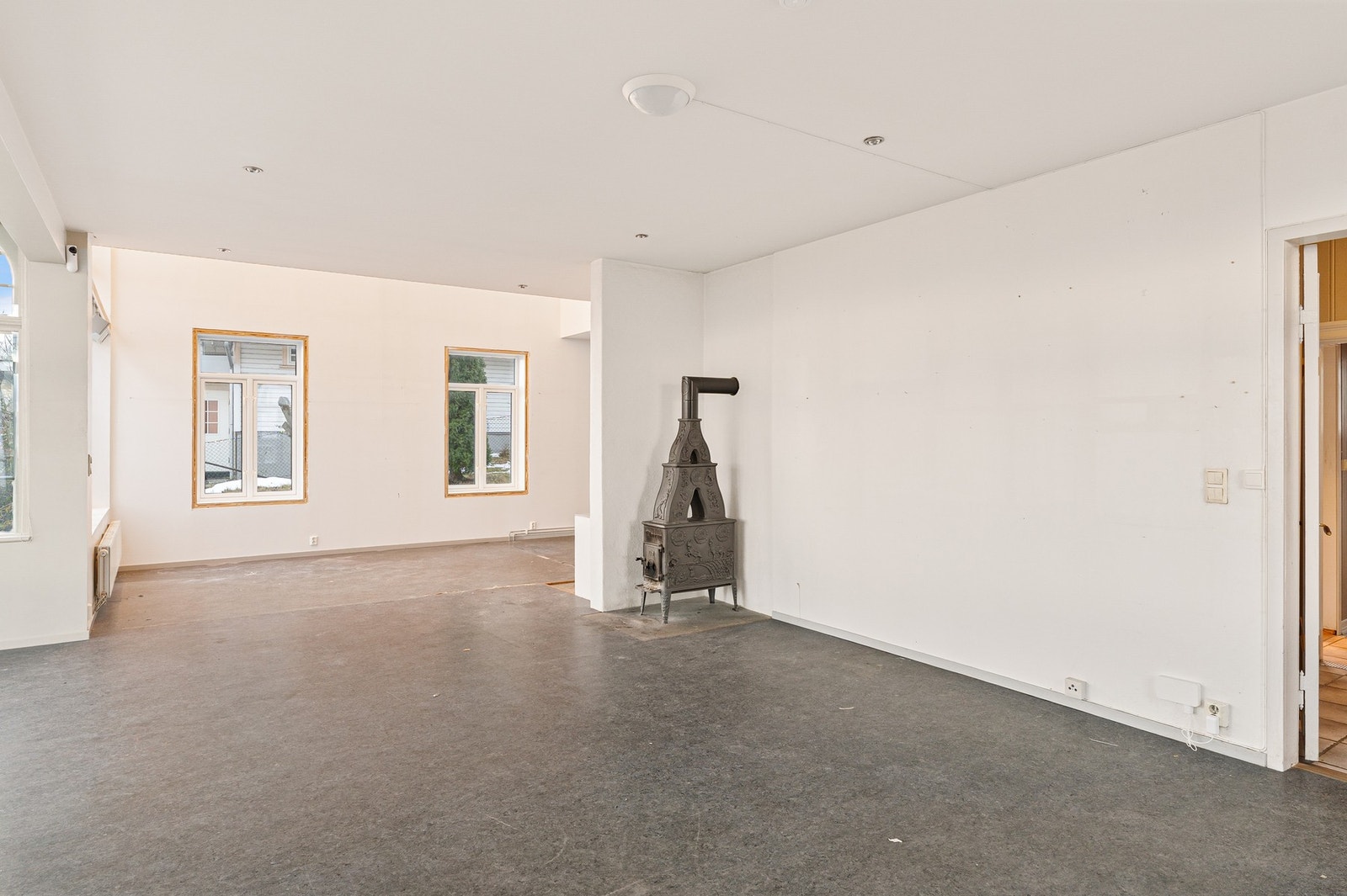 Typeriktig støpejernsovn. Galleribilde