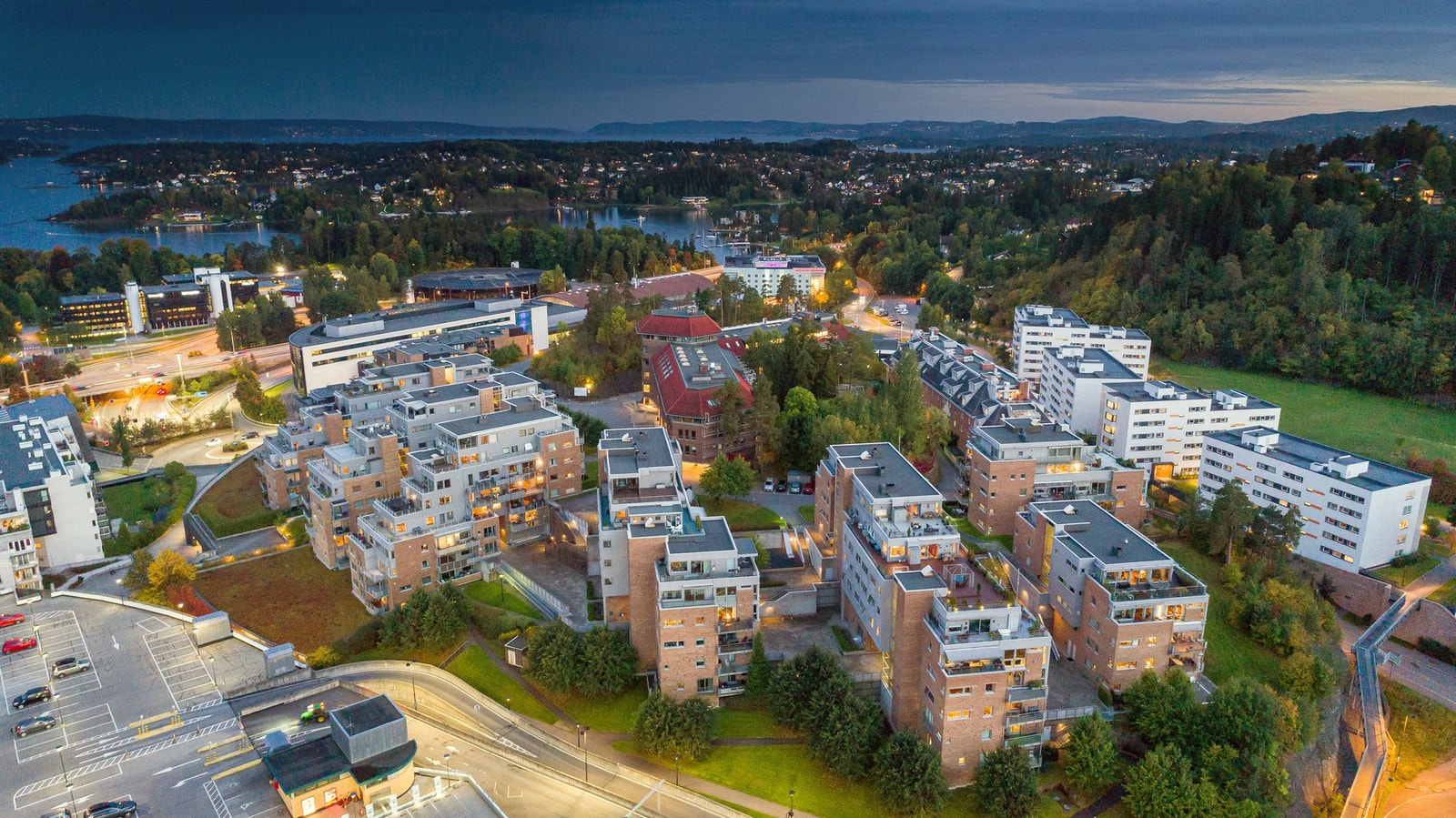 Sameiet Kjørbokollen 31-49 består av 169 leiligheter fordelt på 6 bygg Galleribilde