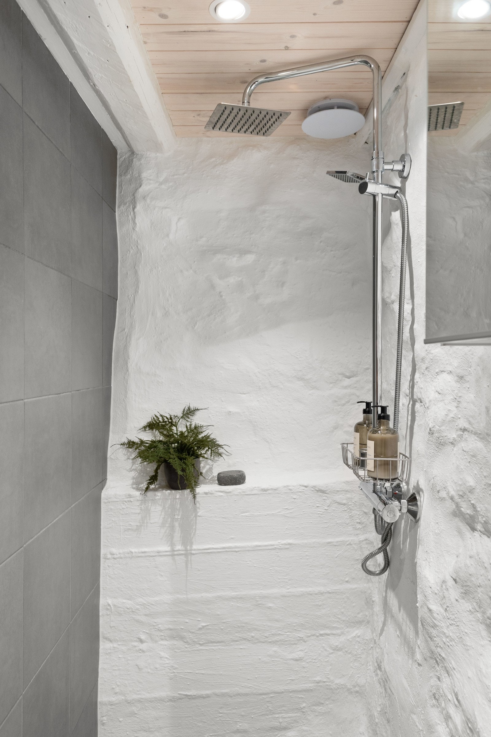 Det er også elektriske varmekabler i gulvet for ekstra komfort. Galleribilde