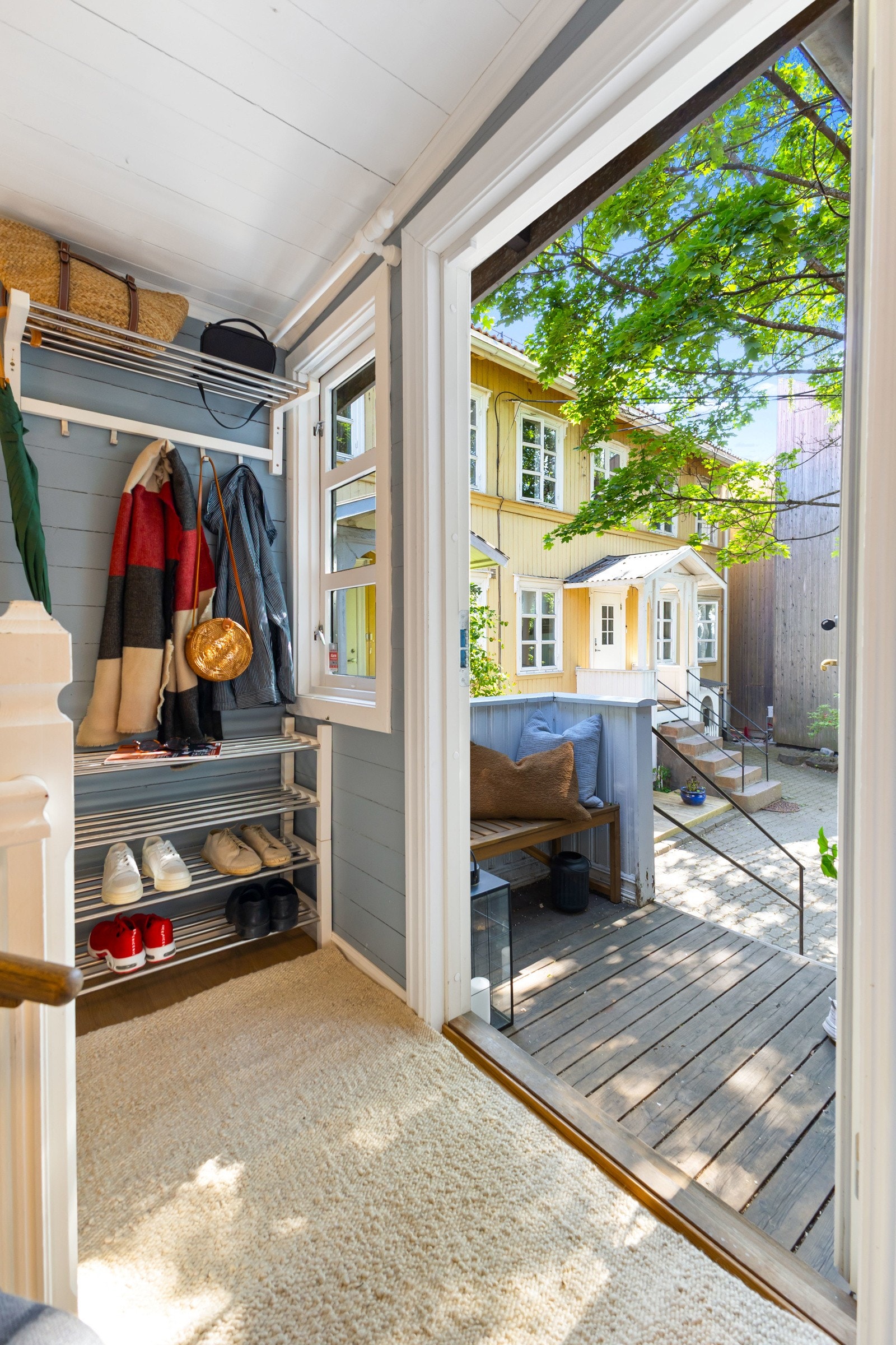 Velkommen inn her møtes man med sjarm der historien sitter i veggene og atmosfæren møter deg allerede fra første skritt. Galleribilde