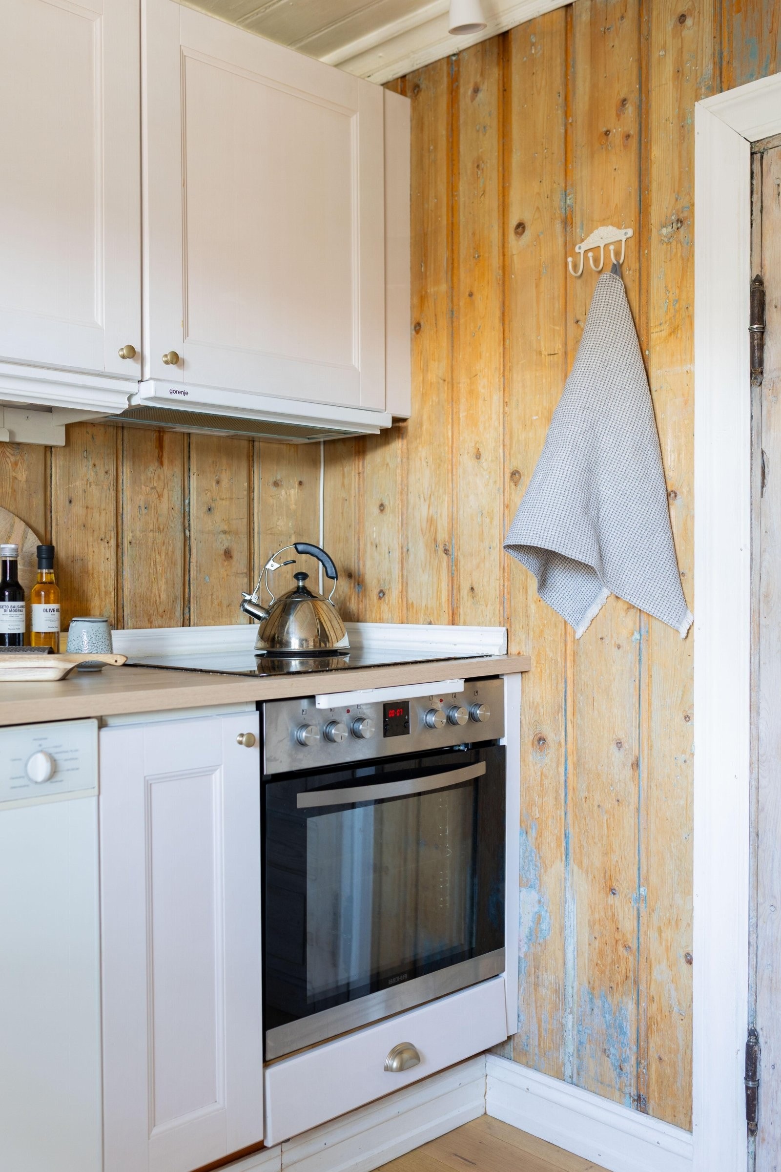 De rustikke veggoverflatene bevarer hustes sjel og historie på en lekker måte. Galleribilde