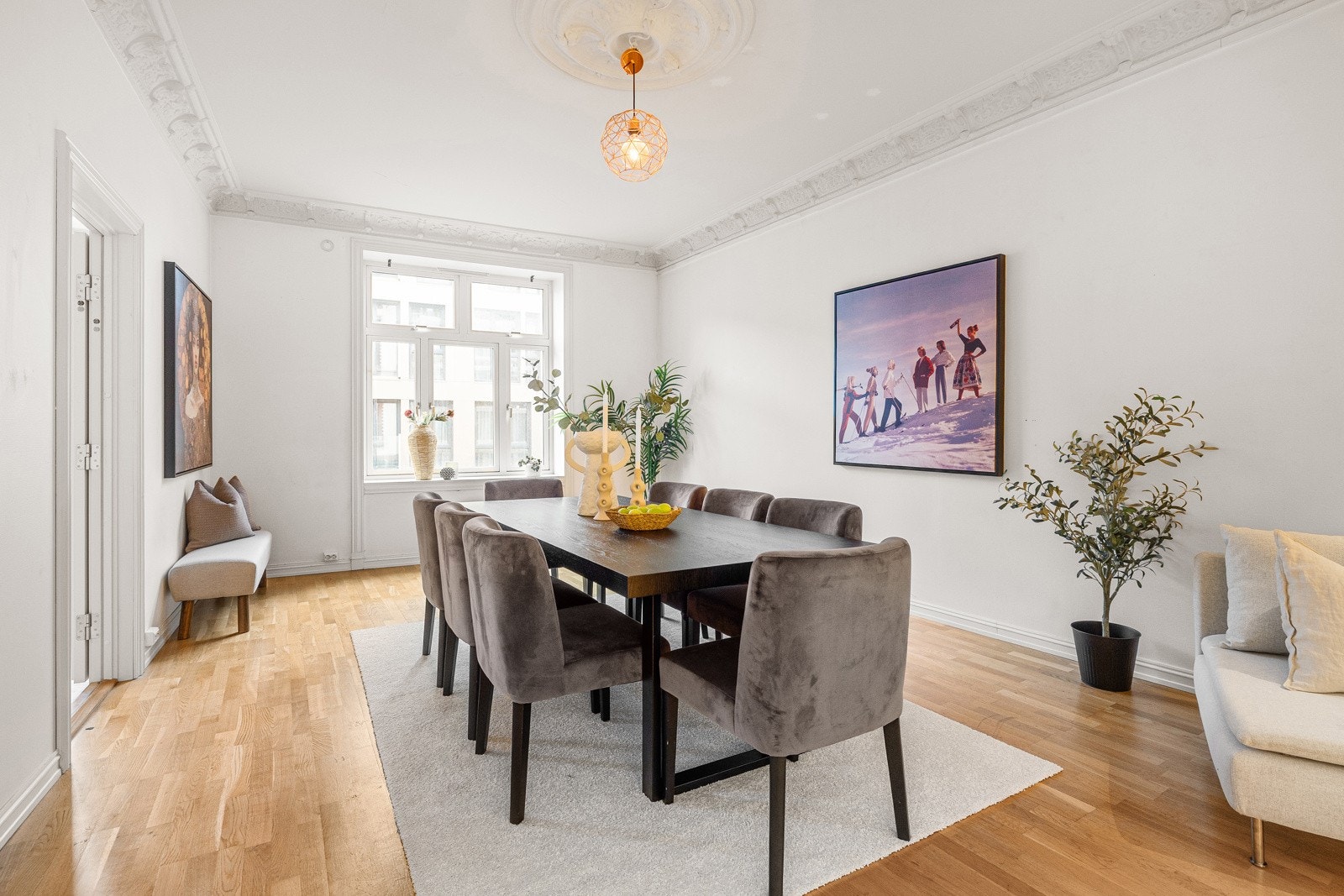 Her er det plass til et stort spisebord. Galleribilde