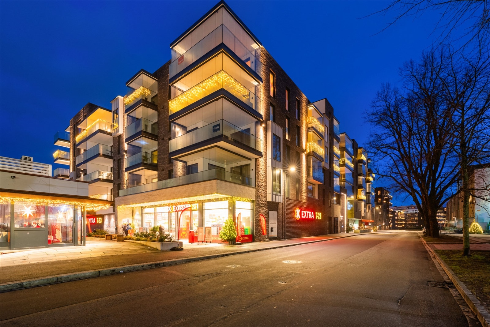 Tangen Torv kveld desember- Galleribilde