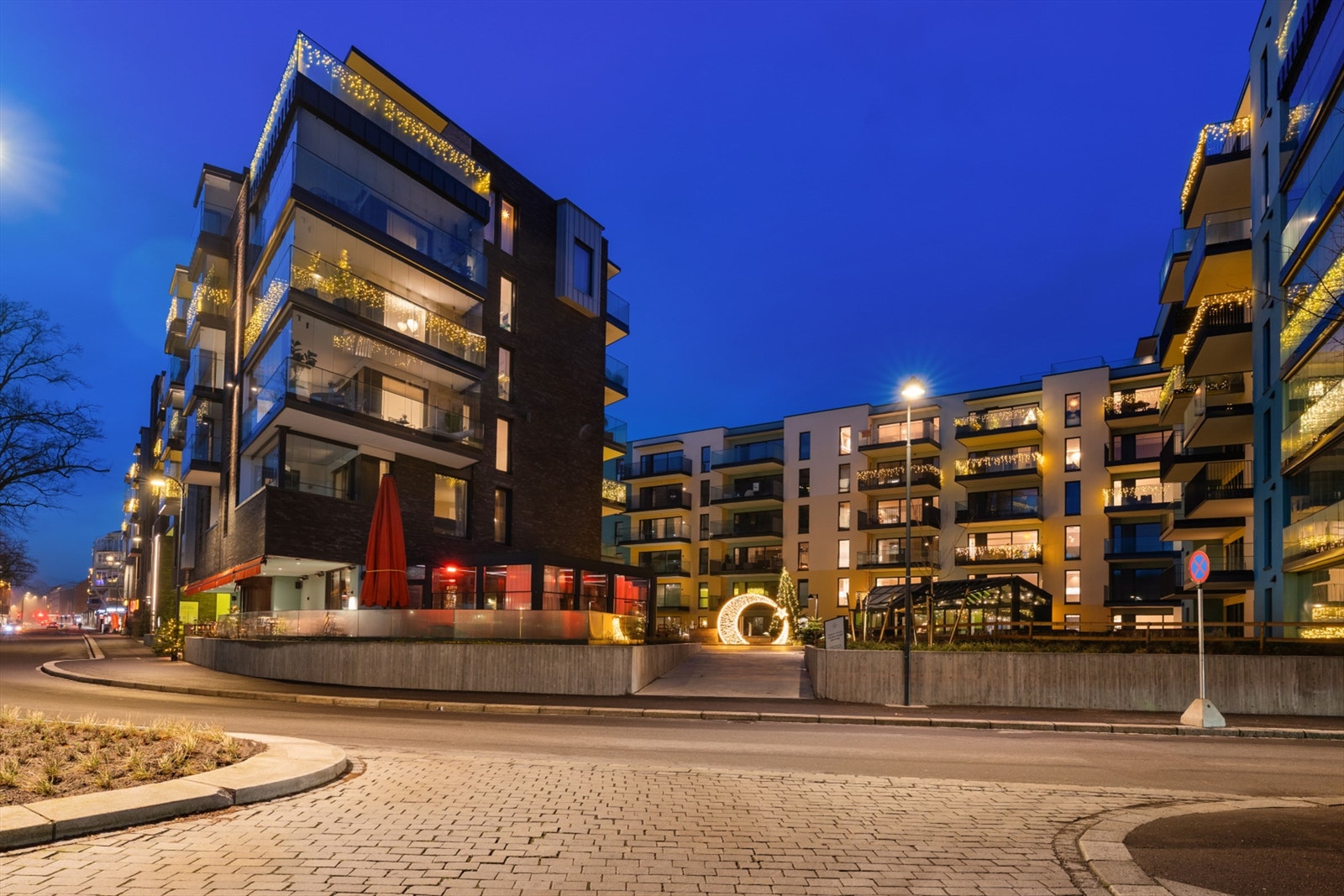 Tangen Torv kveld desember- Galleribilde