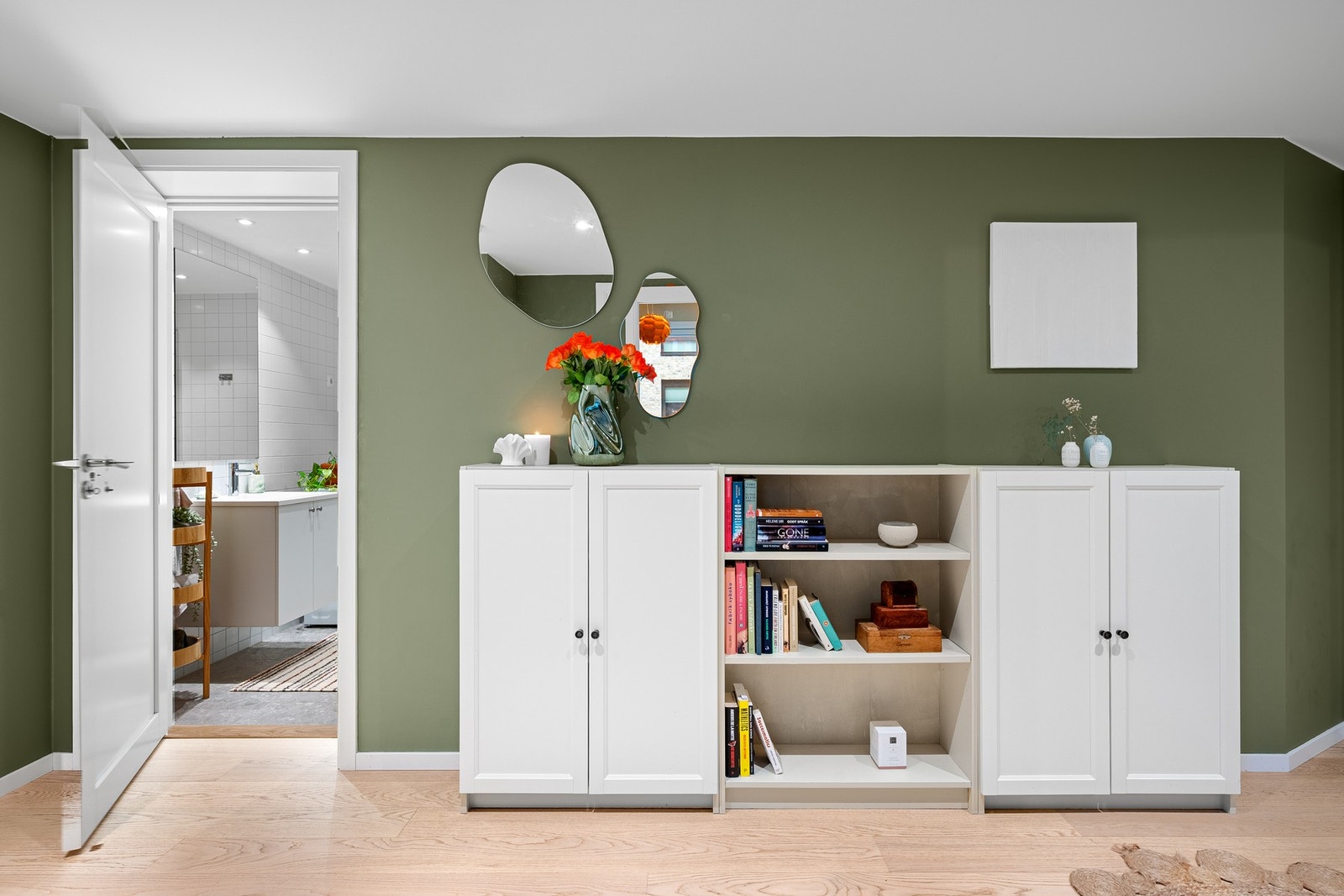 Vannbåren gulvvarme gir både komfort og en behagelig varme når du kommer inn. Galleribilde