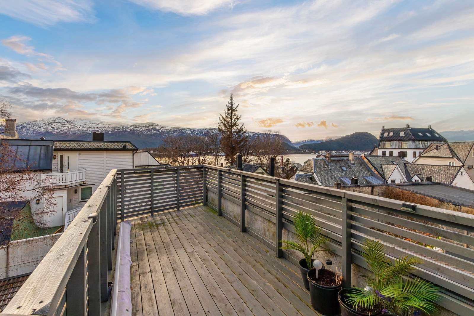 Fra leiligheten har man gangavstand til alle byens fasiliteter. Galleribilde