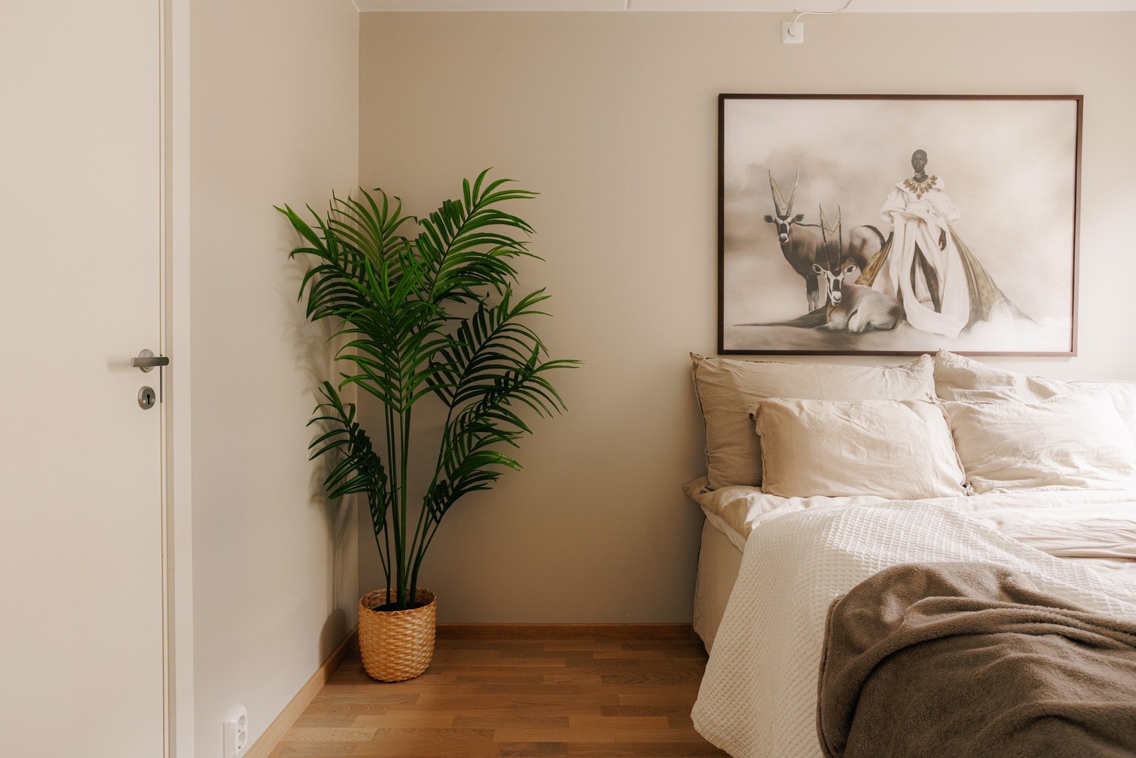 Soverommene har parkettgulv og er malt i moderne, rolige fargetoner som gir en lun og behagelig atmosfære. Galleribilde