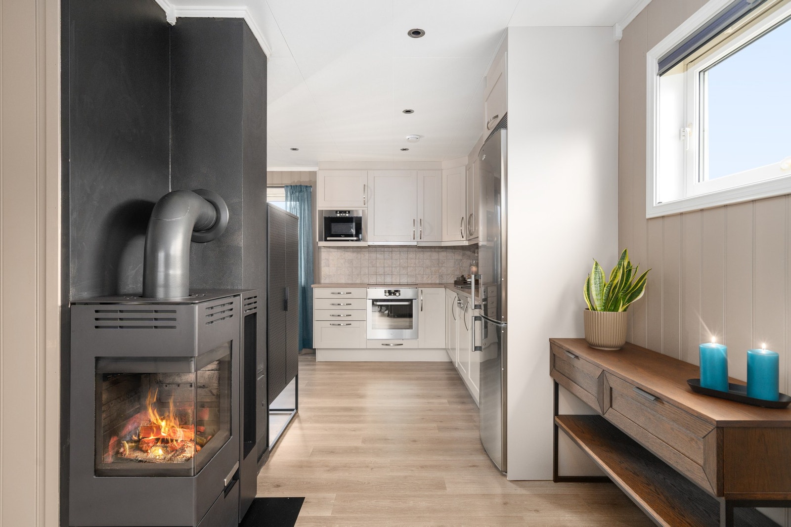 Delvis åpen stue kjøkken løsning Galleribilde