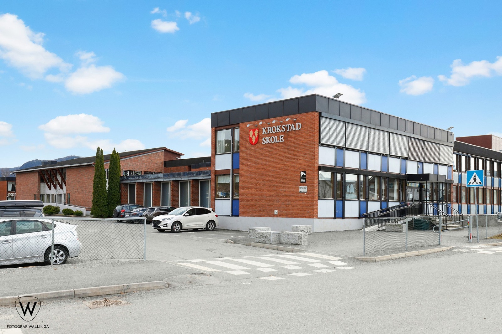 Krokstad skole ligger 1,3 km unna. Galleribilde