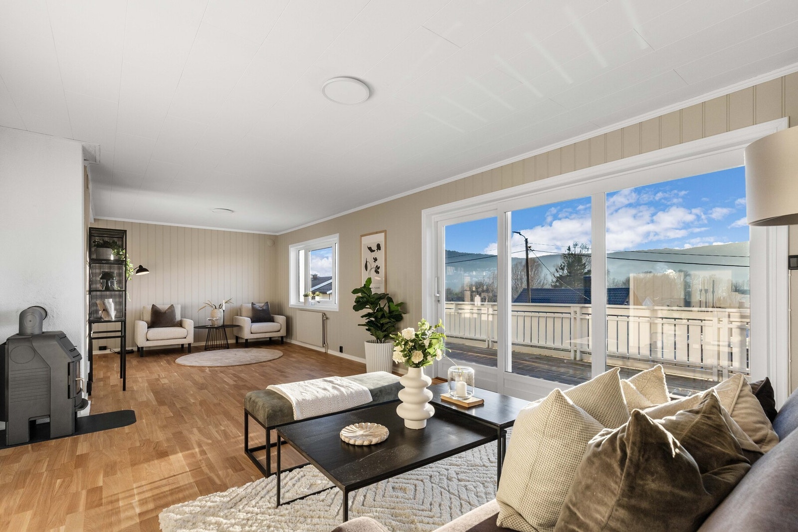 Stuen lar seg enkelt møblere med ulike soner. Galleribilde