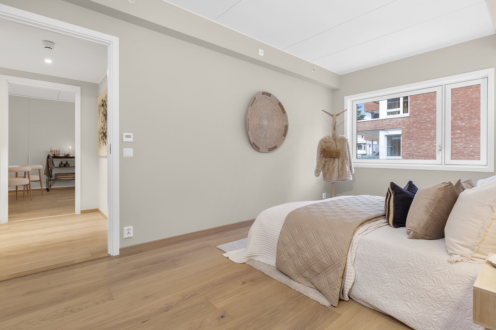 Hovedsoverommet har godt med skapplass, samt mulighet for walk in-closet. Galleribilde