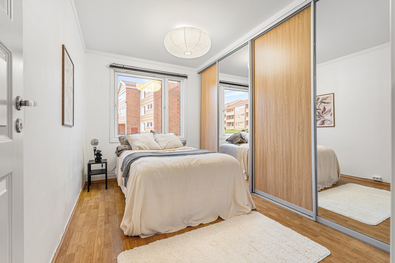 Soverom 2 er på 10,6 m². Galleribilde